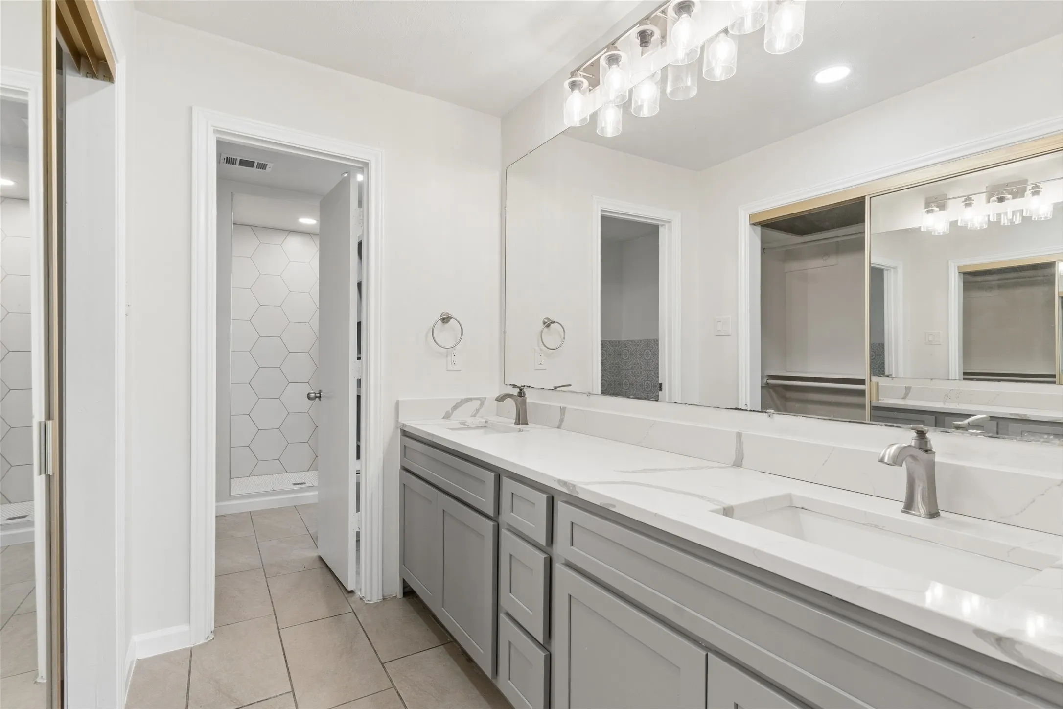 Single Family Residence For Sale in Dallas County , 1503 Springtree Circle, Richardson, Texas 75082, 4 Bedroom, 3 Bathroom, 2 Garage spaces, 2,392 Sqft, built in 1978, mls#21303705, Real Estate Agent in Richardson, Homes For Sale in Dallas county, Homes For Sale in Richardson, Realtor in Richardson Texas, Real Estate Brokerage Independent Realty Texas, Luminita Cordes Realtor