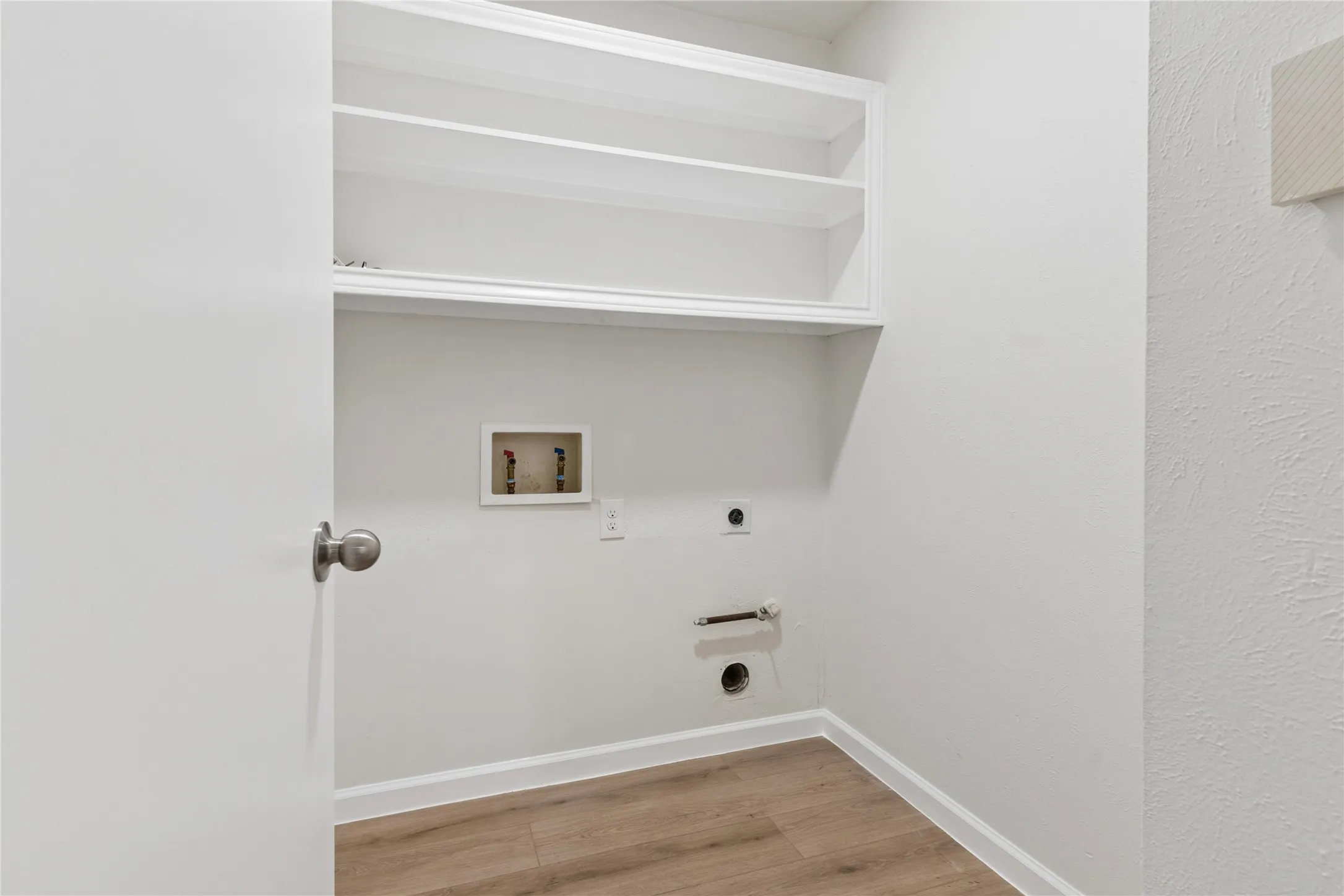 Single Family Residence For Sale in Dallas County , 1503 Springtree Circle, Richardson, Texas 75082, 4 Bedroom, 3 Bathroom, 2 Garage spaces, 2,392 Sqft, built in 1978, mls#21303705, Real Estate Agent in Richardson, Homes For Sale in Dallas county, Homes For Sale in Richardson, Realtor in Richardson Texas, Real Estate Brokerage Independent Realty Texas, Luminita Cordes Realtor