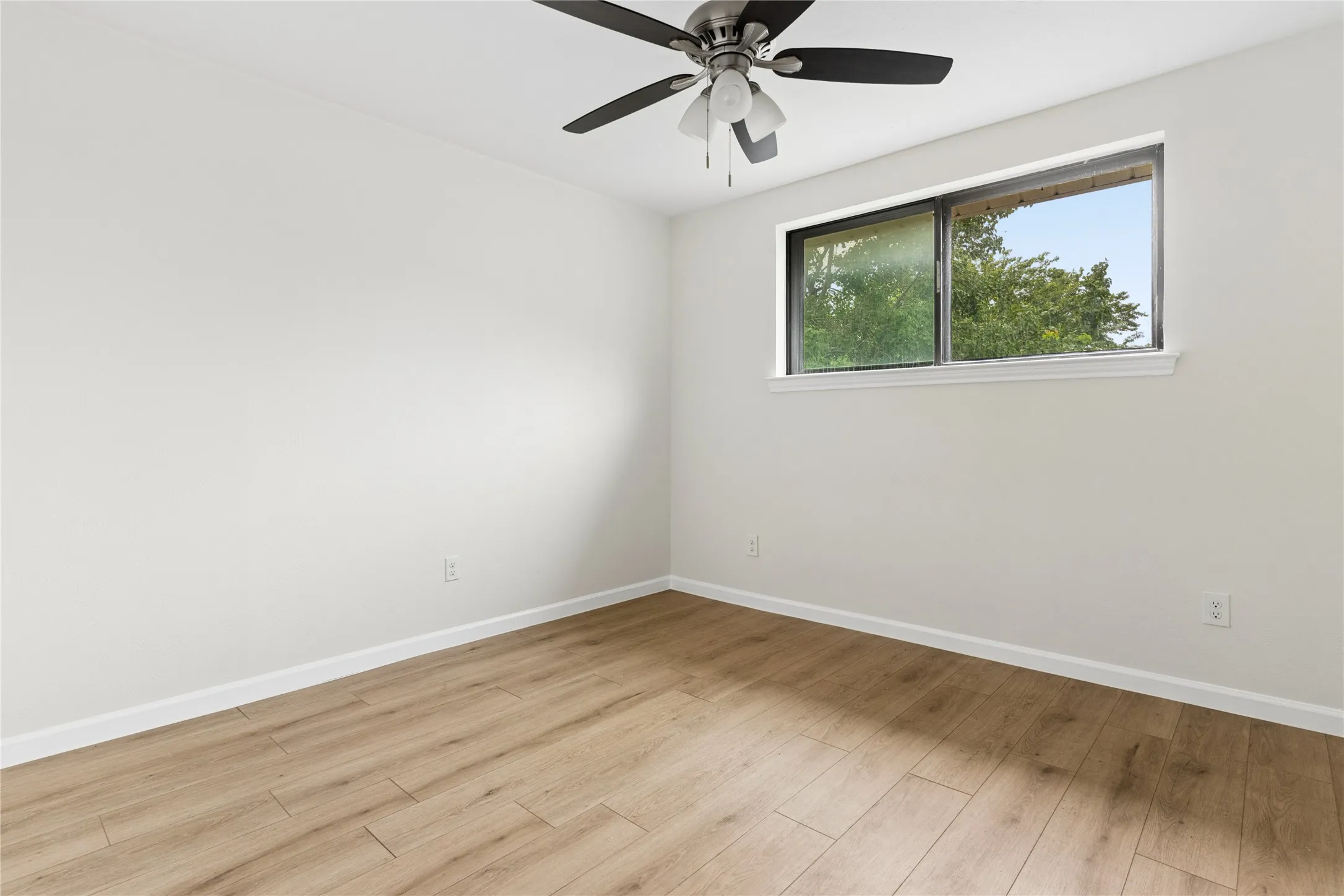 Single Family Residence For Sale in Dallas County , 1503 Springtree Circle, Richardson, Texas 75082, 4 Bedroom, 3 Bathroom, 2 Garage spaces, 2,392 Sqft, built in 1978, mls#21303705, Real Estate Agent in Richardson, Homes For Sale in Dallas county, Homes For Sale in Richardson, Realtor in Richardson Texas, Real Estate Brokerage Independent Realty Texas, Luminita Cordes Realtor