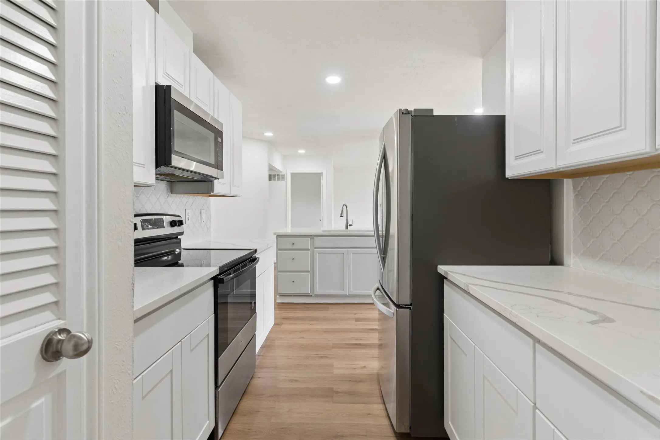 Single Family Residence For Sale in Dallas County , 1503 Springtree Circle, Richardson, Texas 75082, 4 Bedroom, 3 Bathroom, 2 Garage spaces, 2,392 Sqft, built in 1978, mls#21303705, Real Estate Agent in Richardson, Homes For Sale in Dallas county, Homes For Sale in Richardson, Realtor in Richardson Texas, Real Estate Brokerage Independent Realty Texas, Luminita Cordes Realtor