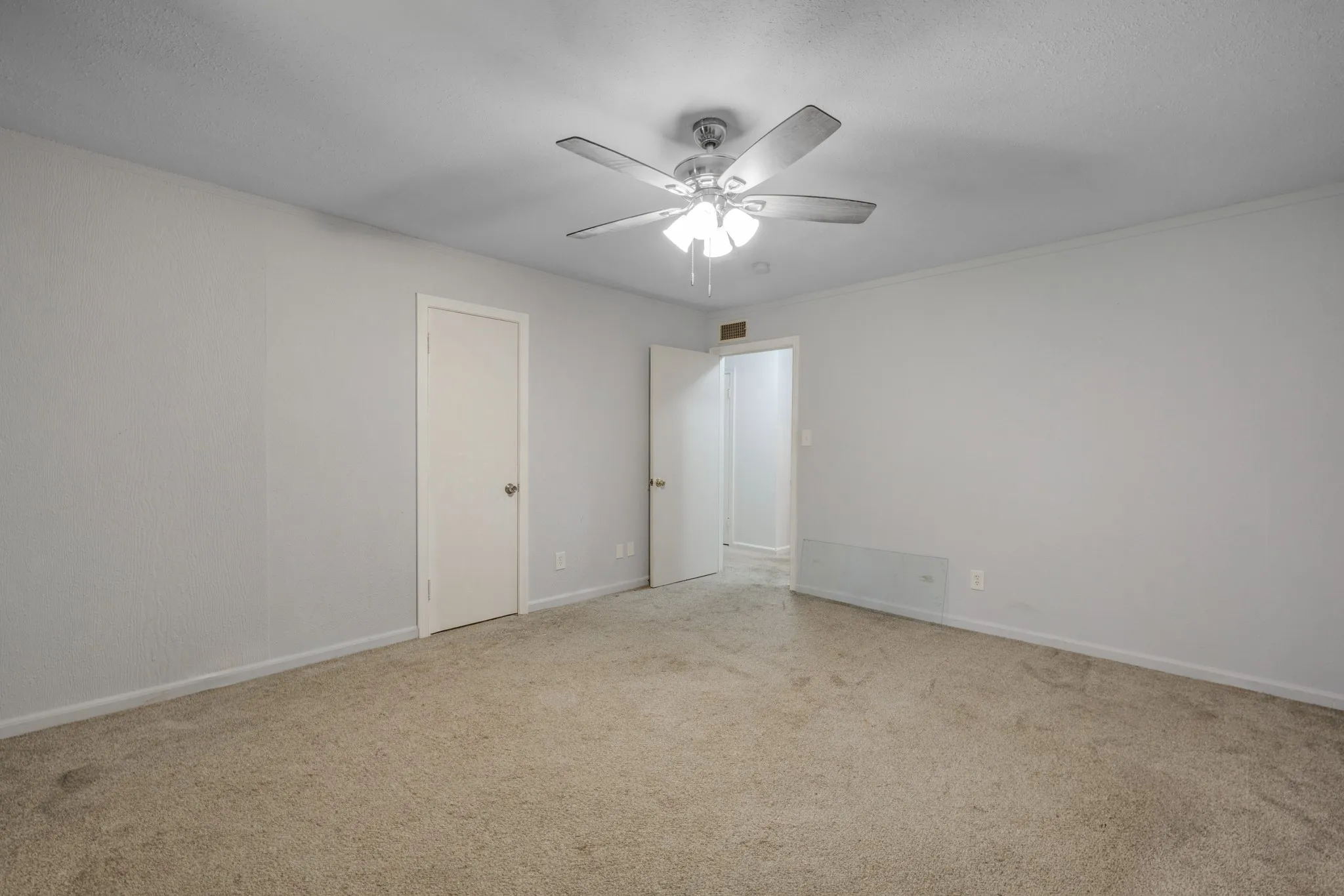 Single Family Residence For Sale in Taylor County , 3865 Whittier Street, Abilene, Texas 79605, 4 Bedroom, 3 Bathroom, Garage spaces, 1,985 Sqft, built in 1952, mls#21299421, Real Estate Agent in Abilene, Homes For Sale in Taylor county, Homes For Sale in Abilene, Realtor in Abilene Texas, Real Estate Brokerage Independent Realty Texas, Luminita Cordes Realtor