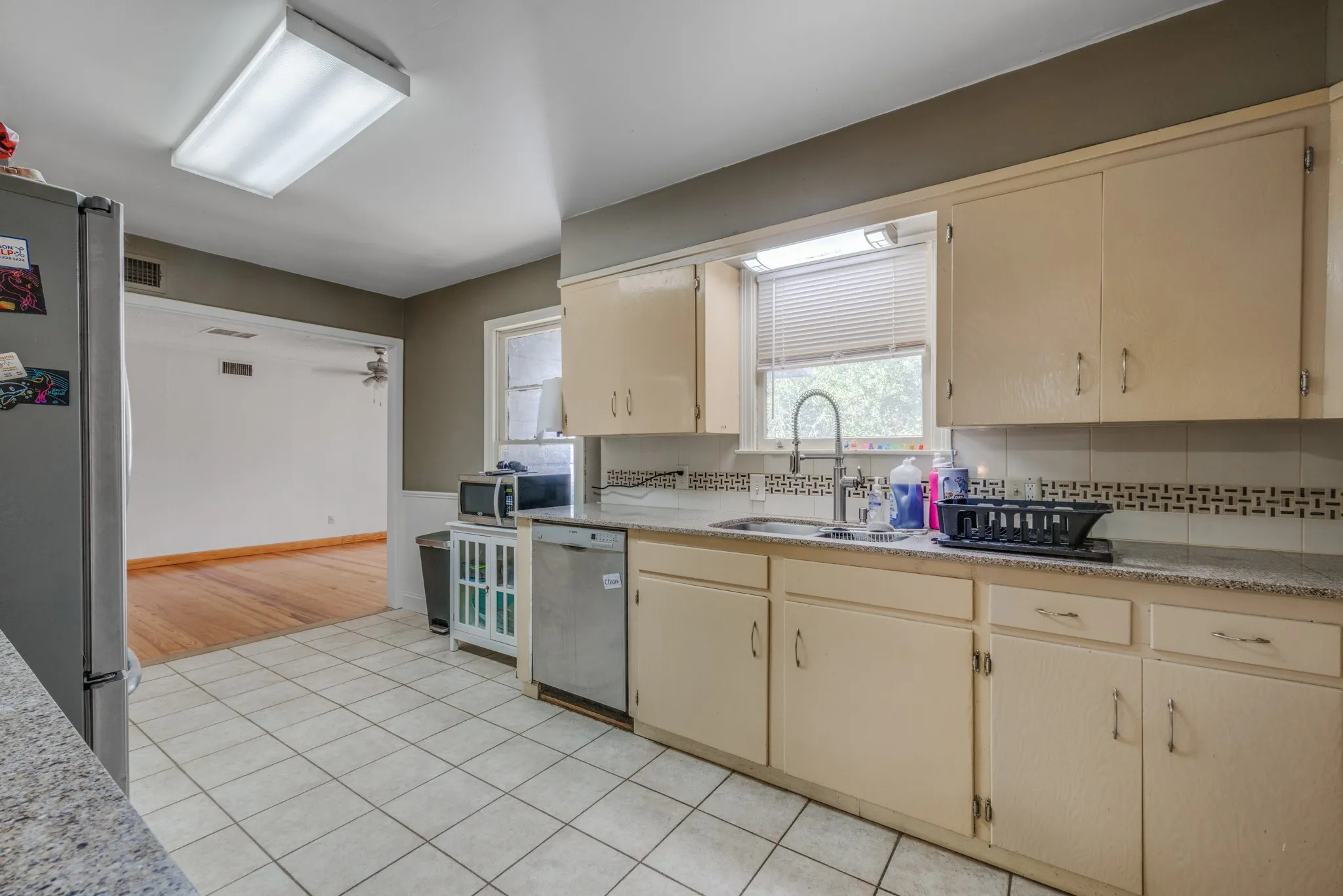 Single Family Residence For Sale in Taylor County , 3865 Whittier Street, Abilene, Texas 79605, 4 Bedroom, 3 Bathroom, Garage spaces, 1,985 Sqft, built in 1952, mls#21299421, Real Estate Agent in Abilene, Homes For Sale in Taylor county, Homes For Sale in Abilene, Realtor in Abilene Texas, Real Estate Brokerage Independent Realty Texas, Luminita Cordes Realtor