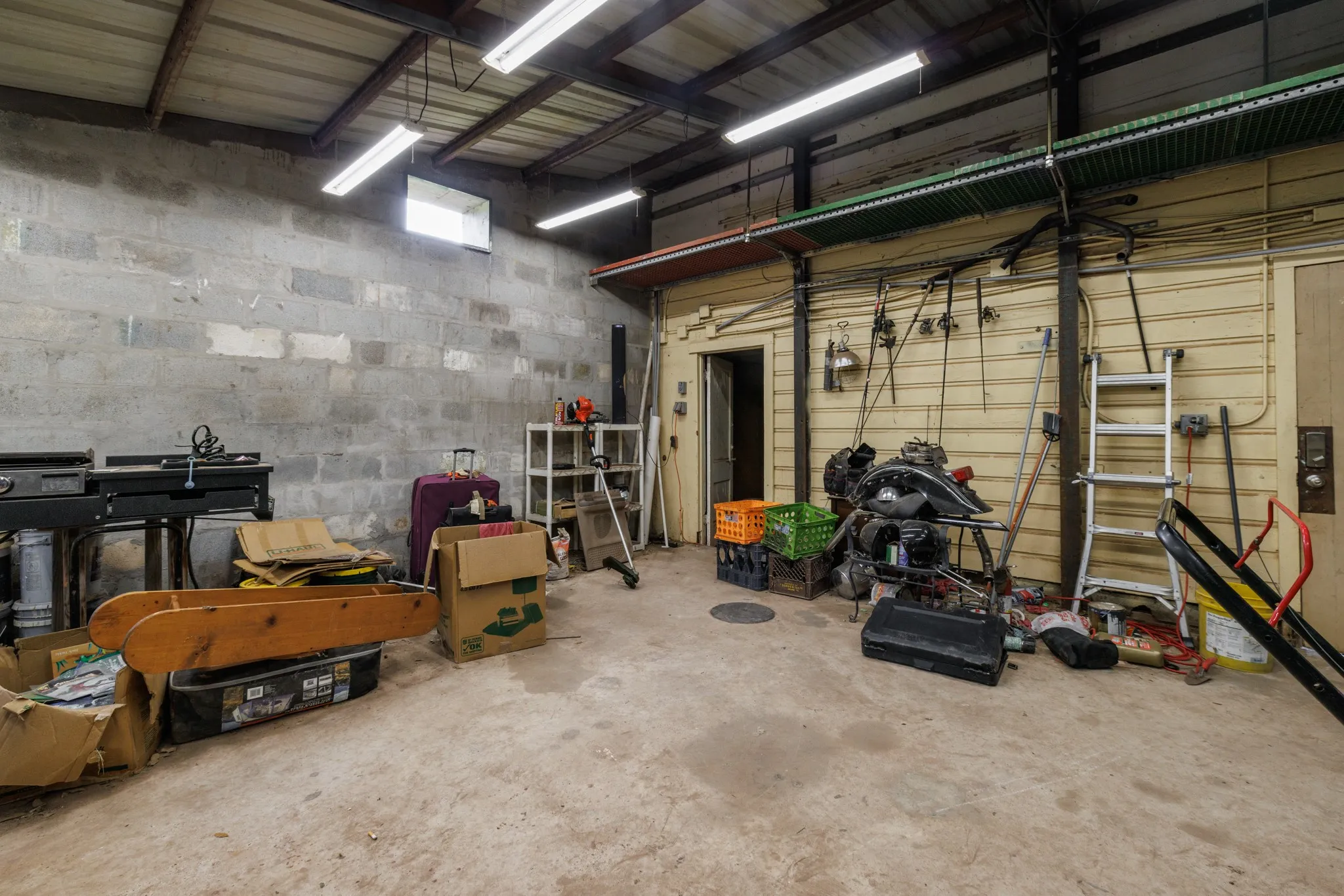 Single Family Residence For Sale in Taylor County , 3865 Whittier Street, Abilene, Texas 79605, 4 Bedroom, 3 Bathroom, Garage spaces, 1,985 Sqft, built in 1952, mls#21299421, Real Estate Agent in Abilene, Homes For Sale in Taylor county, Homes For Sale in Abilene, Realtor in Abilene Texas, Real Estate Brokerage Independent Realty Texas, Luminita Cordes Realtor