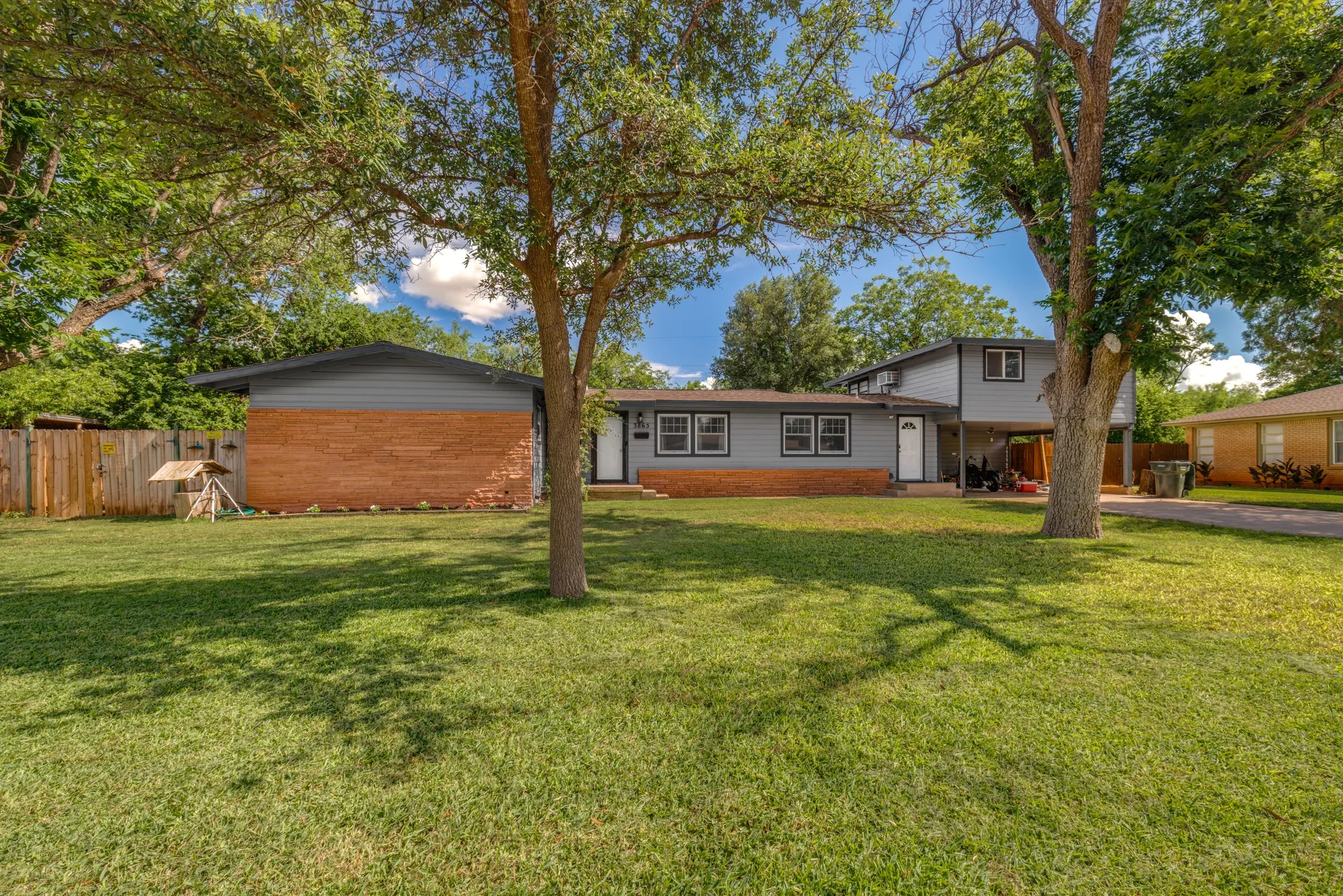Single Family Residence For Sale in Taylor County , 3865 Whittier Street, Abilene, Texas 79605, 4 Bedroom, 3 Bathroom, Garage spaces, 1,985 Sqft, built in 1952, mls#21299421, Real Estate Agent in Abilene, Homes For Sale in Taylor county, Homes For Sale in Abilene, Realtor in Abilene Texas, Real Estate Brokerage Independent Realty Texas, Luminita Cordes Realtor