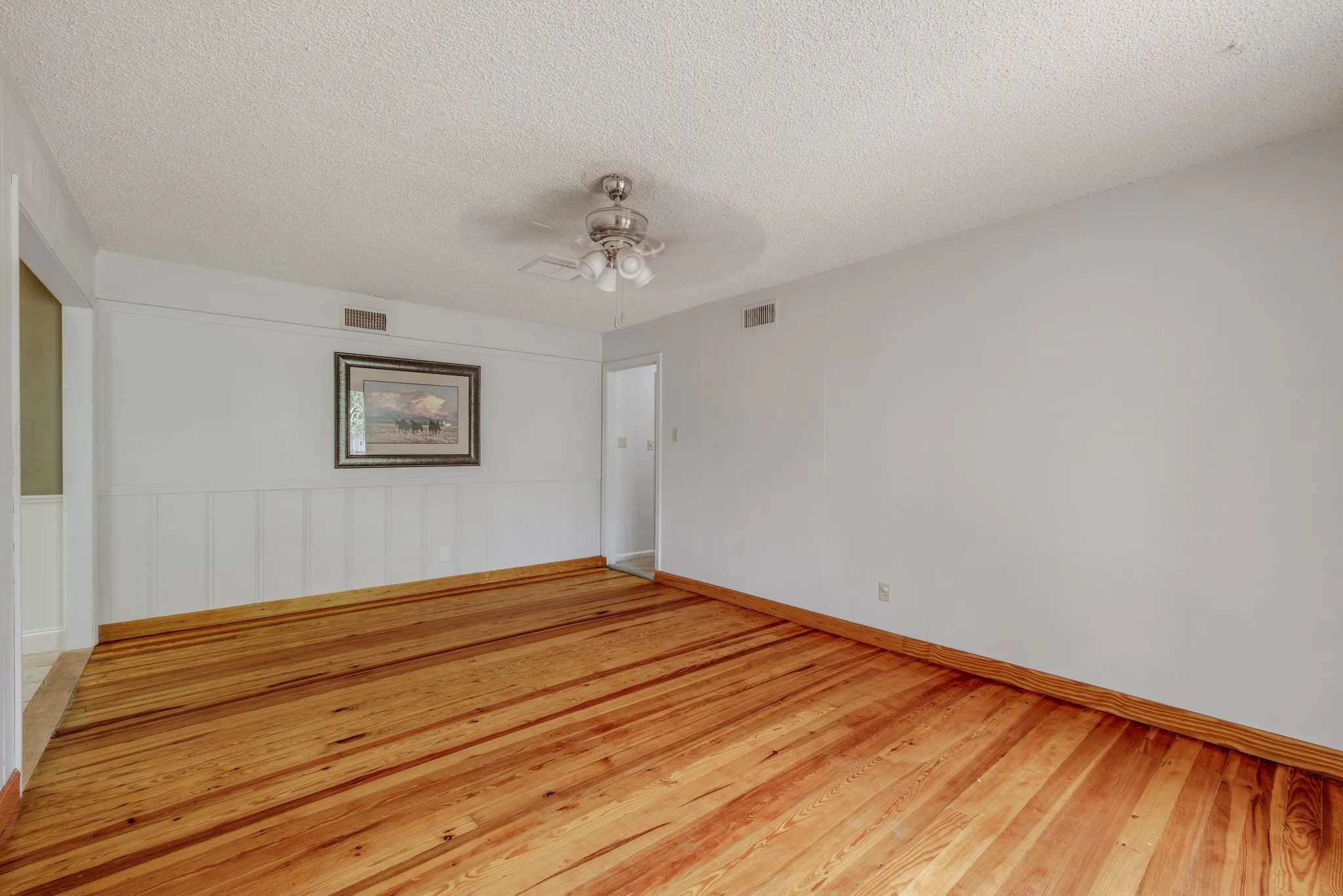 Single Family Residence For Sale in Taylor County , 3865 Whittier Street, Abilene, Texas 79605, 4 Bedroom, 3 Bathroom, Garage spaces, 1,985 Sqft, built in 1952, mls#21299421, Real Estate Agent in Abilene, Homes For Sale in Taylor county, Homes For Sale in Abilene, Realtor in Abilene Texas, Real Estate Brokerage Independent Realty Texas, Luminita Cordes Realtor