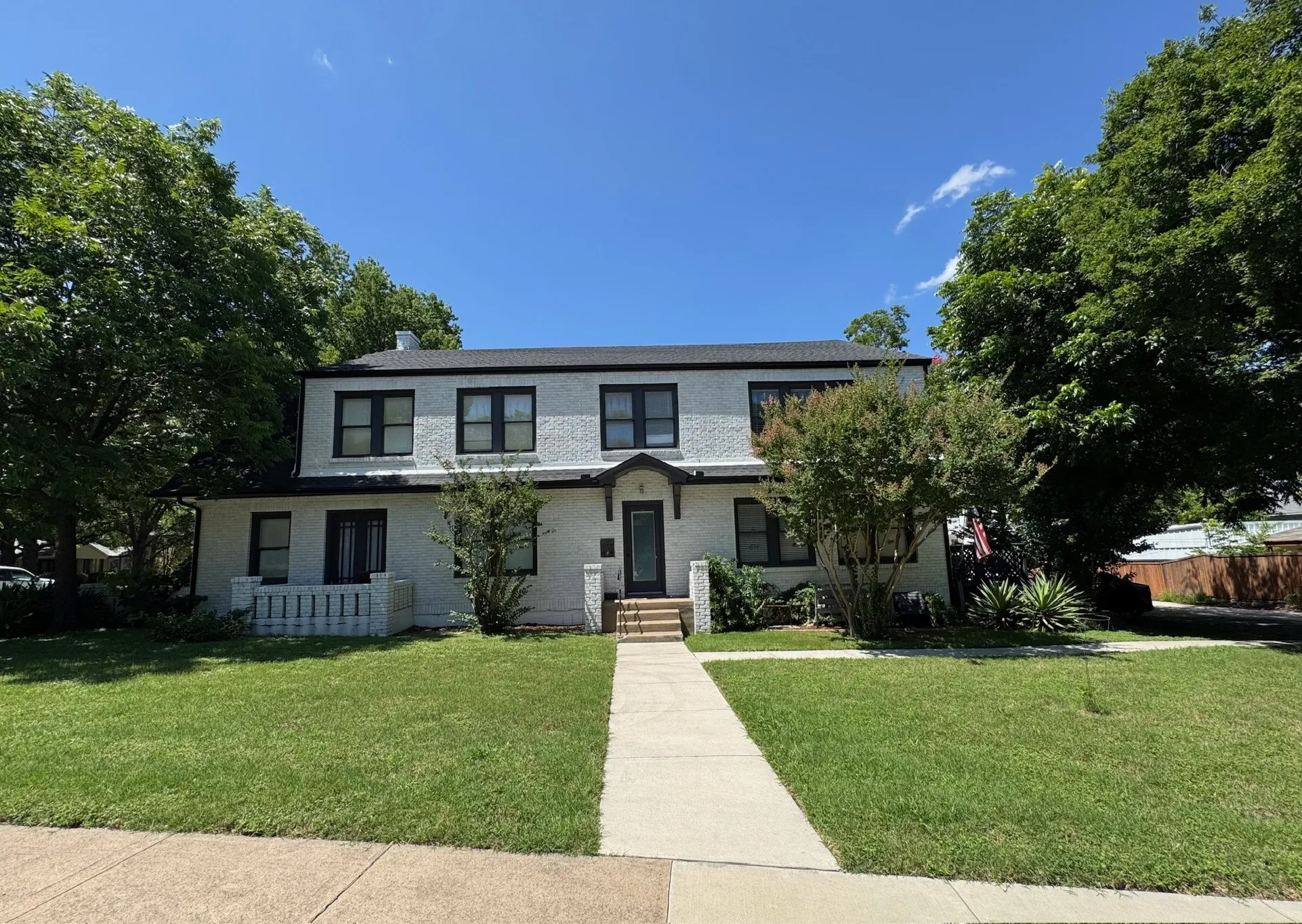 Apartment For Rent in Tarrant County , 515 Monticello Drive 3C, Fort Worth, Texas 76107, 1 Bedroom, 1 Bathroom, Garage spaces, 925 Sqft, built in 1932, mls#21303729, Real Estate Agent in Fort Worth, Homes For Rent in Tarrant county, Homes For Rent in Fort Worth, Realtor in Fort Worth Texas, Real Estate Brokerage Independent Realty Texas, Luminita Cordes Realtor