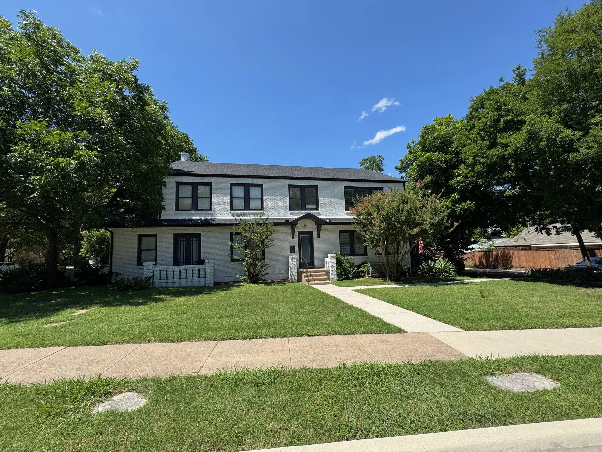 Apartment For Rent in Tarrant County , 515 Monticello Drive 3C, Fort Worth, Texas 76107, 1 Bedroom, 1 Bathroom, Garage spaces, 925 Sqft, built in 1932, mls#21303729, Real Estate Agent in Fort Worth, Homes For Rent in Tarrant county, Homes For Rent in Fort Worth, Realtor in Fort Worth Texas, Real Estate Brokerage Independent Realty Texas, Luminita Cordes Realtor