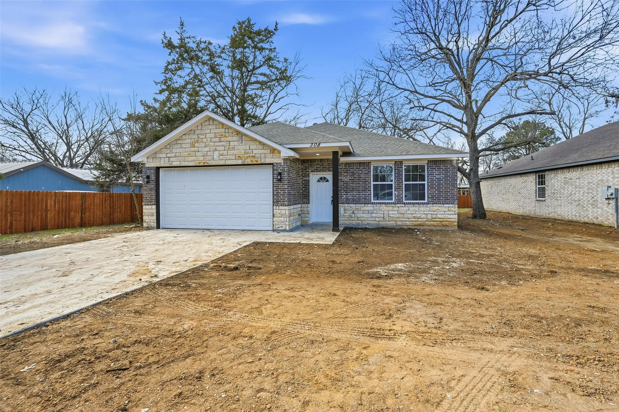 Single Family Residence For Sale in Johnson County , 308 Lewis Street, Cleburne, Texas 76031, 3 Bedroom, 2 Bathroom, 2 Garage spaces, 1,471 Sqft, built in 2025, mls#21303694, Real Estate Agent in Cleburne, Homes For Sale in Johnson county, Homes For Sale in Cleburne, Realtor in Cleburne Texas, Real Estate Brokerage Independent Realty Texas, Luminita Cordes Realtor