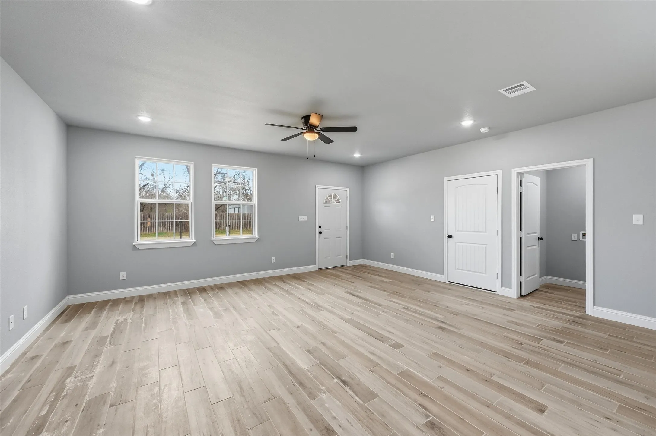 Single Family Residence For Sale in Johnson County , 308 Lewis Street, Cleburne, Texas 76031, 3 Bedroom, 2 Bathroom, 2 Garage spaces, 1,471 Sqft, built in 2025, mls#21303694, Real Estate Agent in Cleburne, Homes For Sale in Johnson county, Homes For Sale in Cleburne, Realtor in Cleburne Texas, Real Estate Brokerage Independent Realty Texas, Luminita Cordes Realtor