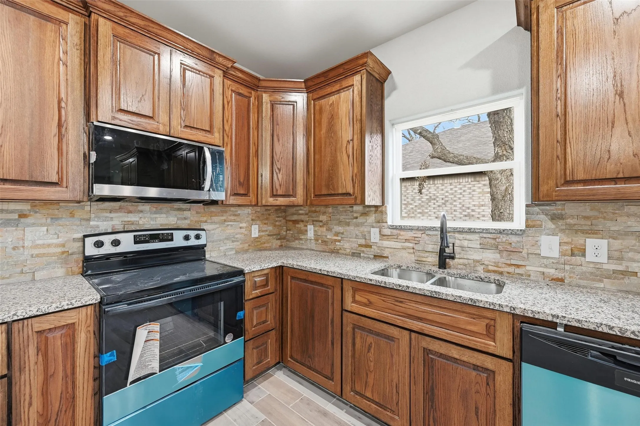 Single Family Residence For Sale in Johnson County , 308 Lewis Street, Cleburne, Texas 76031, 3 Bedroom, 2 Bathroom, 2 Garage spaces, 1,471 Sqft, built in 2025, mls#21303694, Real Estate Agent in Cleburne, Homes For Sale in Johnson county, Homes For Sale in Cleburne, Realtor in Cleburne Texas, Real Estate Brokerage Independent Realty Texas, Luminita Cordes Realtor