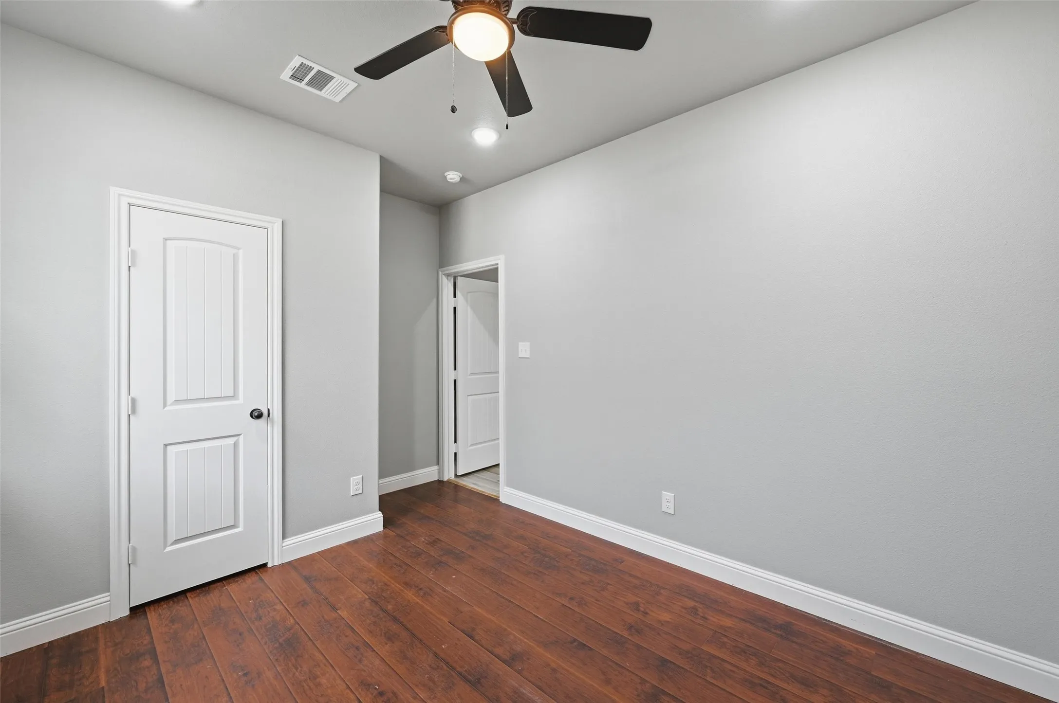 Single Family Residence For Sale in Johnson County , 308 Lewis Street, Cleburne, Texas 76031, 3 Bedroom, 2 Bathroom, 2 Garage spaces, 1,471 Sqft, built in 2025, mls#21303694, Real Estate Agent in Cleburne, Homes For Sale in Johnson county, Homes For Sale in Cleburne, Realtor in Cleburne Texas, Real Estate Brokerage Independent Realty Texas, Luminita Cordes Realtor