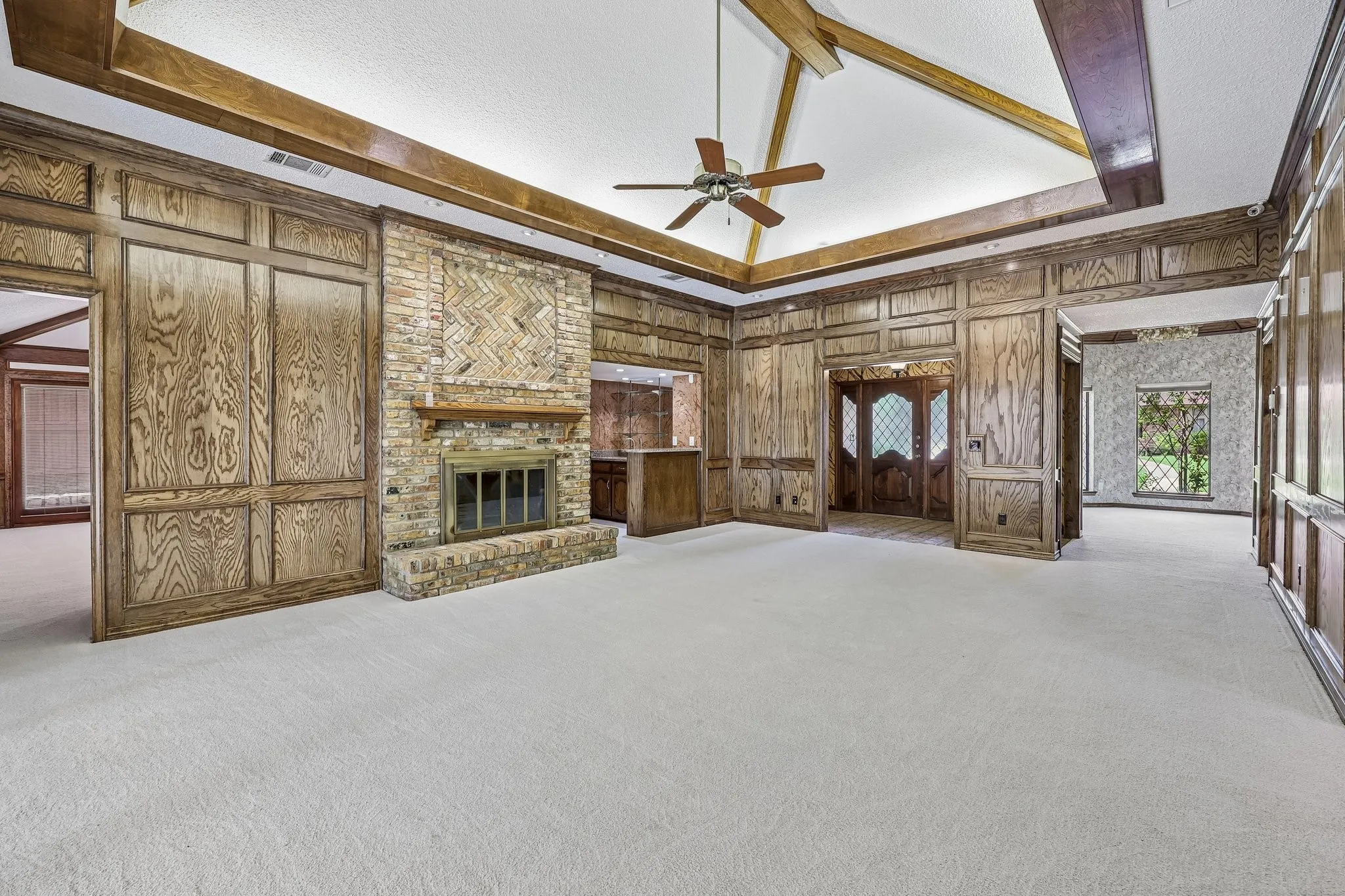Single Family Residence For Sale in Collin County , 1524 Faringdon Drive, Plano, Texas 75075, 3 Bedroom, 3 Bathroom, 2 Garage spaces, 2,558 Sqft, built in 1982, mls#21296620, Real Estate Agent in Plano, Homes For Sale in Collin county, Homes For Sale in Plano, Realtor in Plano Texas, Real Estate Brokerage Independent Realty Texas, Luminita Cordes Realtor