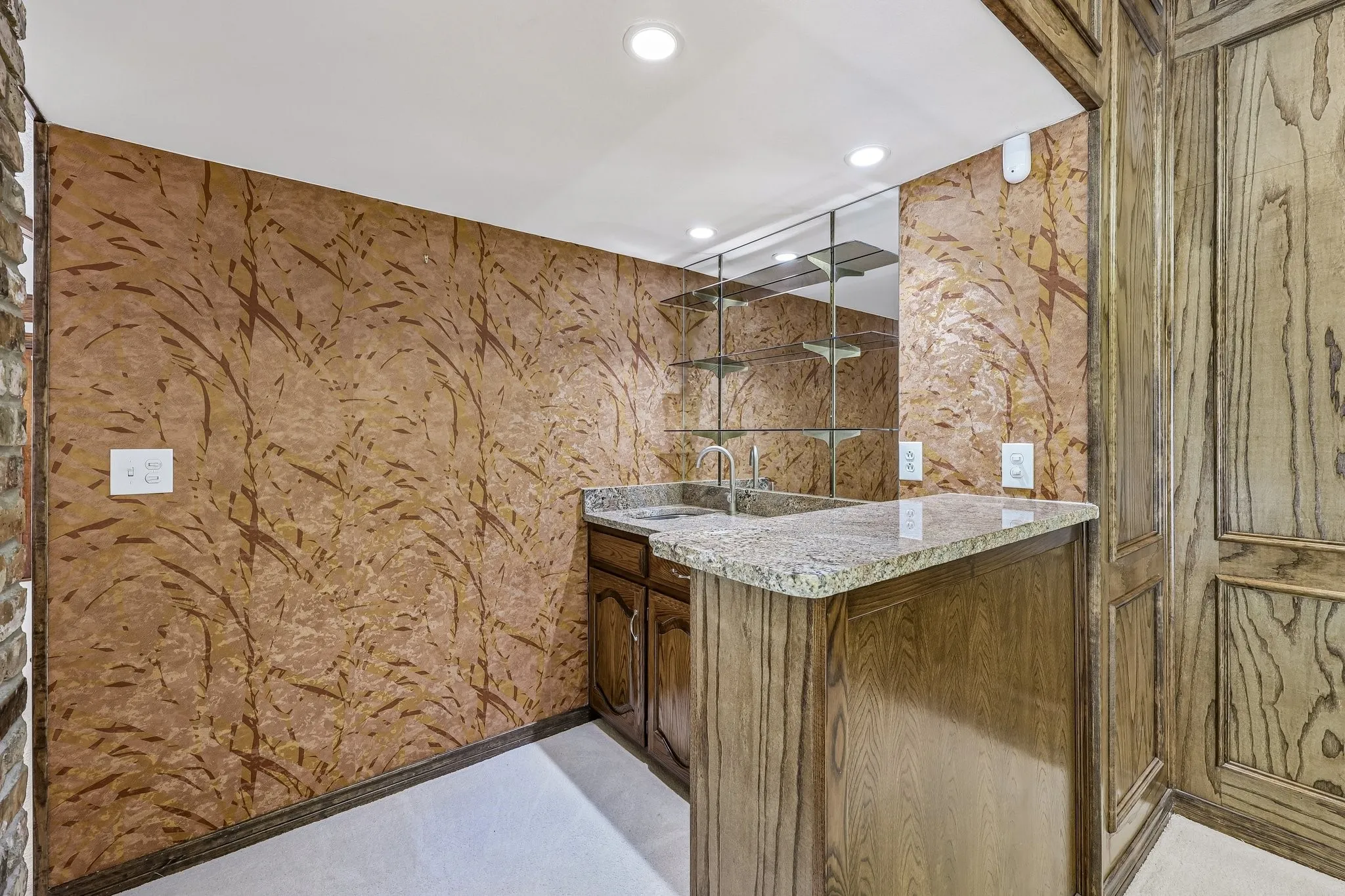 Single Family Residence For Sale in Collin County , 1524 Faringdon Drive, Plano, Texas 75075, 3 Bedroom, 3 Bathroom, 2 Garage spaces, 2,558 Sqft, built in 1982, mls#21296620, Real Estate Agent in Plano, Homes For Sale in Collin county, Homes For Sale in Plano, Realtor in Plano Texas, Real Estate Brokerage Independent Realty Texas, Luminita Cordes Realtor