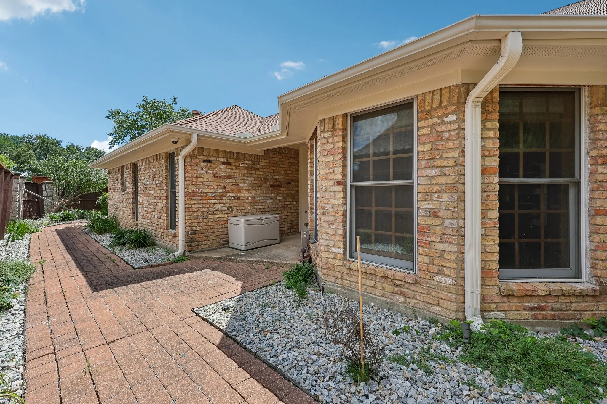 Single Family Residence For Sale in Collin County , 1524 Faringdon Drive, Plano, Texas 75075, 3 Bedroom, 3 Bathroom, 2 Garage spaces, 2,558 Sqft, built in 1982, mls#21296620, Real Estate Agent in Plano, Homes For Sale in Collin county, Homes For Sale in Plano, Realtor in Plano Texas, Real Estate Brokerage Independent Realty Texas, Luminita Cordes Realtor