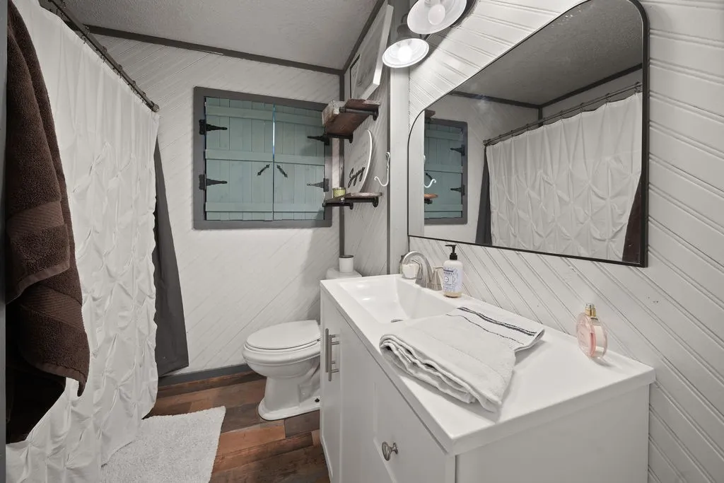 Single Family Residence For Sale in Anderson County , 403 Ridgewood, Palestine, Texas 75803, 3 Bedroom, 1 Bathroom, Garage spaces, 1,373 Sqft, built in 1960, mls#21303751, Real Estate Agent in Palestine, Homes For Sale in Anderson county, Homes For Sale in Palestine, Realtor in Palestine Texas, Real Estate Brokerage Independent Realty Texas, Luminita Cordes Realtor