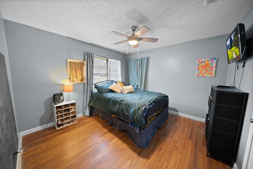 Single Family Residence For Sale in Anderson County , 403 Ridgewood, Palestine, Texas 75803, 3 Bedroom, 1 Bathroom, Garage spaces, 1,373 Sqft, built in 1960, mls#21303751, Real Estate Agent in Palestine, Homes For Sale in Anderson county, Homes For Sale in Palestine, Realtor in Palestine Texas, Real Estate Brokerage Independent Realty Texas, Luminita Cordes Realtor