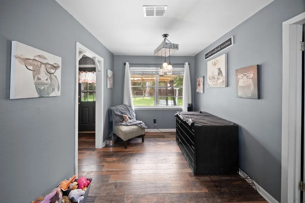Single Family Residence For Sale in Anderson County , 403 Ridgewood, Palestine, Texas 75803, 3 Bedroom, 1 Bathroom, Garage spaces, 1,373 Sqft, built in 1960, mls#21303751, Real Estate Agent in Palestine, Homes For Sale in Anderson county, Homes For Sale in Palestine, Realtor in Palestine Texas, Real Estate Brokerage Independent Realty Texas, Luminita Cordes Realtor