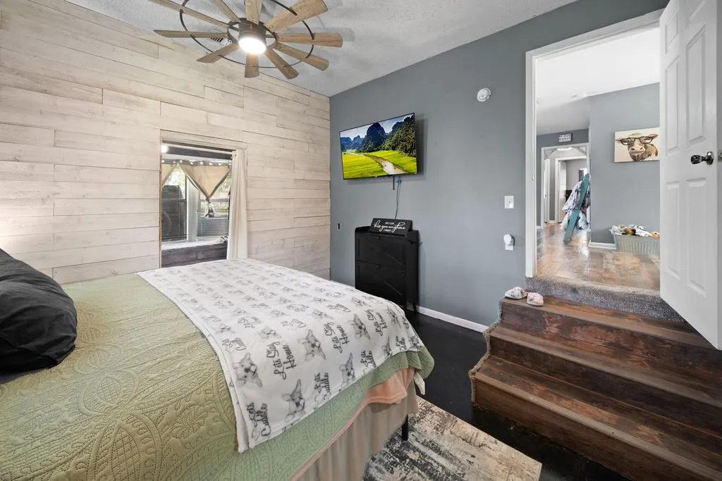 Single Family Residence For Sale in Anderson County , 403 Ridgewood, Palestine, Texas 75803, 3 Bedroom, 1 Bathroom, Garage spaces, 1,373 Sqft, built in 1960, mls#21303751, Real Estate Agent in Palestine, Homes For Sale in Anderson county, Homes For Sale in Palestine, Realtor in Palestine Texas, Real Estate Brokerage Independent Realty Texas, Luminita Cordes Realtor