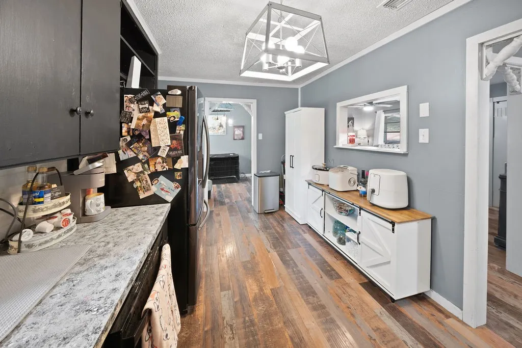Single Family Residence For Sale in Anderson County , 403 Ridgewood, Palestine, Texas 75803, 3 Bedroom, 1 Bathroom, Garage spaces, 1,373 Sqft, built in 1960, mls#21303751, Real Estate Agent in Palestine, Homes For Sale in Anderson county, Homes For Sale in Palestine, Realtor in Palestine Texas, Real Estate Brokerage Independent Realty Texas, Luminita Cordes Realtor