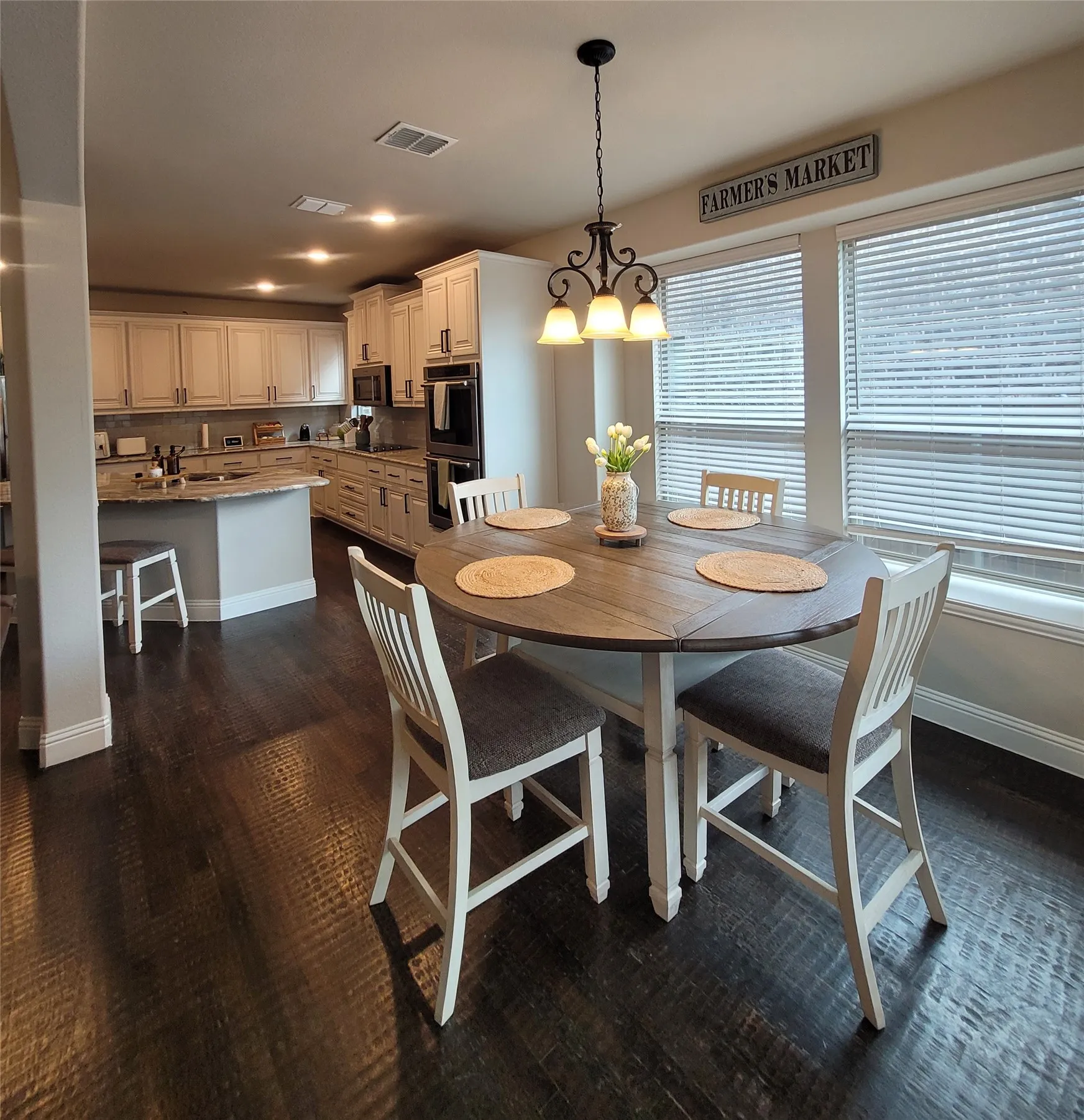 Single Family Residence For Sale in Grayson County , 125 Providence Drive, Van Alstyne, Texas 75495, 4 Bedroom, 4 Bathroom, 3 Garage spaces, 3,376 Sqft, built in 2020, mls#21303750, Real Estate Agent in Van Alstyne, Homes For Sale in Grayson county, Homes For Sale in Van Alstyne, Realtor in Van Alstyne Texas, Real Estate Brokerage Independent Realty Texas, Luminita Cordes Realtor