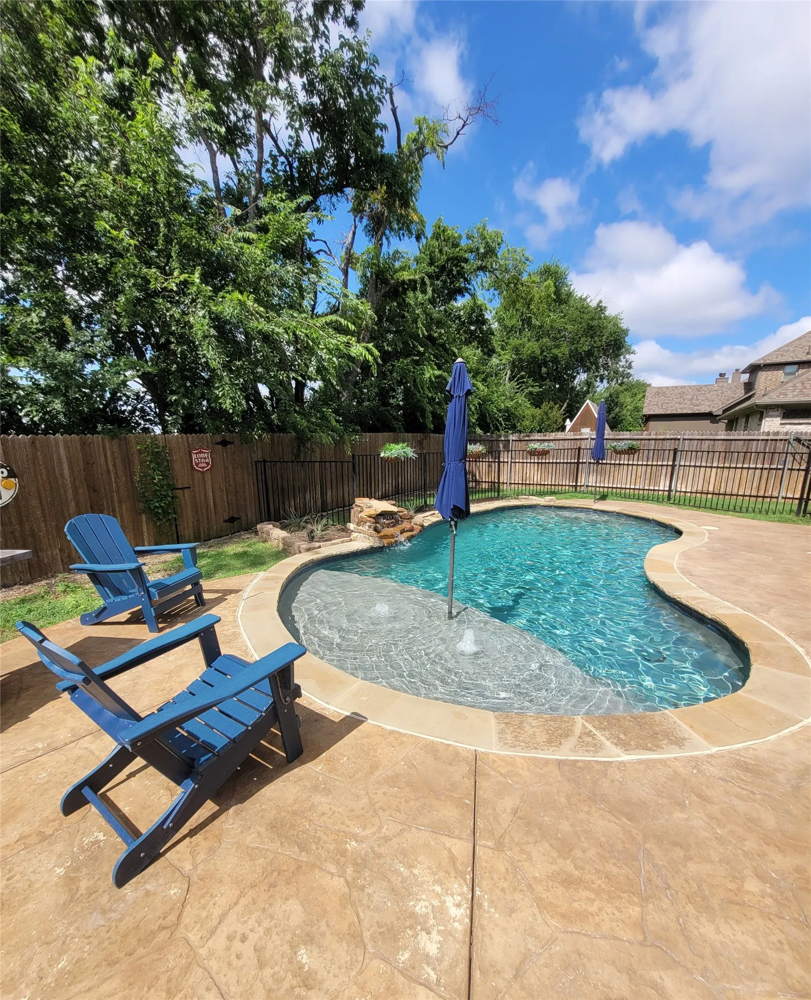 Single Family Residence For Sale in Grayson County , 125 Providence Drive, Van Alstyne, Texas 75495, 4 Bedroom, 4 Bathroom, 3 Garage spaces, 3,376 Sqft, built in 2020, mls#21303750, Real Estate Agent in Van Alstyne, Homes For Sale in Grayson county, Homes For Sale in Van Alstyne, Realtor in Van Alstyne Texas, Real Estate Brokerage Independent Realty Texas, Luminita Cordes Realtor
