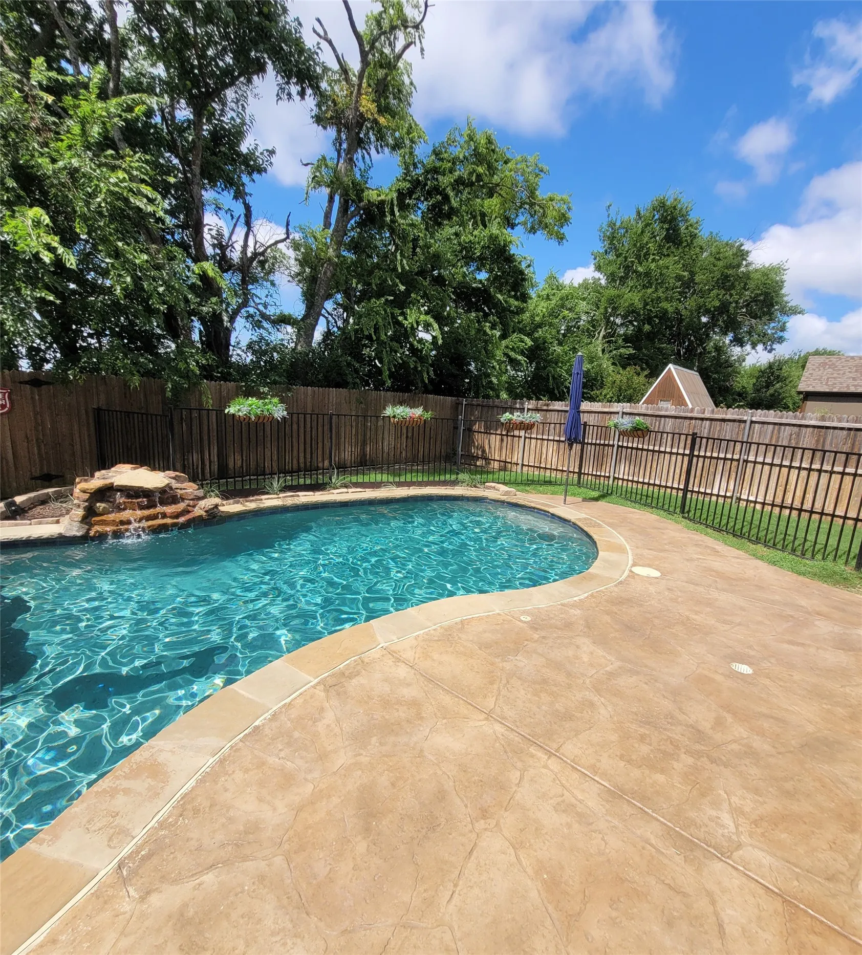 Single Family Residence For Sale in Grayson County , 125 Providence Drive, Van Alstyne, Texas 75495, 4 Bedroom, 4 Bathroom, 3 Garage spaces, 3,376 Sqft, built in 2020, mls#21303750, Real Estate Agent in Van Alstyne, Homes For Sale in Grayson county, Homes For Sale in Van Alstyne, Realtor in Van Alstyne Texas, Real Estate Brokerage Independent Realty Texas, Luminita Cordes Realtor
