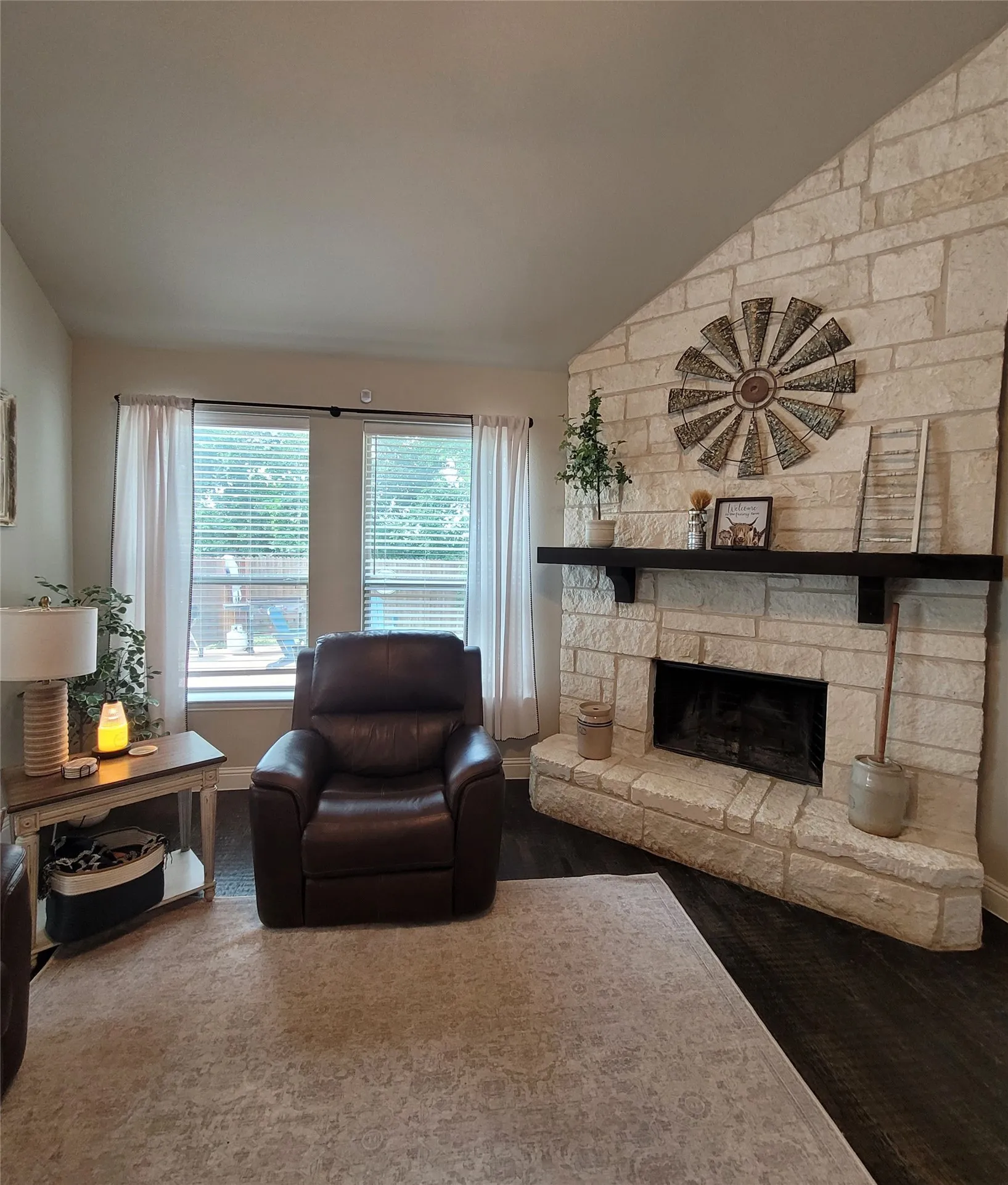 Single Family Residence For Sale in Grayson County , 125 Providence Drive, Van Alstyne, Texas 75495, 4 Bedroom, 4 Bathroom, 3 Garage spaces, 3,376 Sqft, built in 2020, mls#21303750, Real Estate Agent in Van Alstyne, Homes For Sale in Grayson county, Homes For Sale in Van Alstyne, Realtor in Van Alstyne Texas, Real Estate Brokerage Independent Realty Texas, Luminita Cordes Realtor