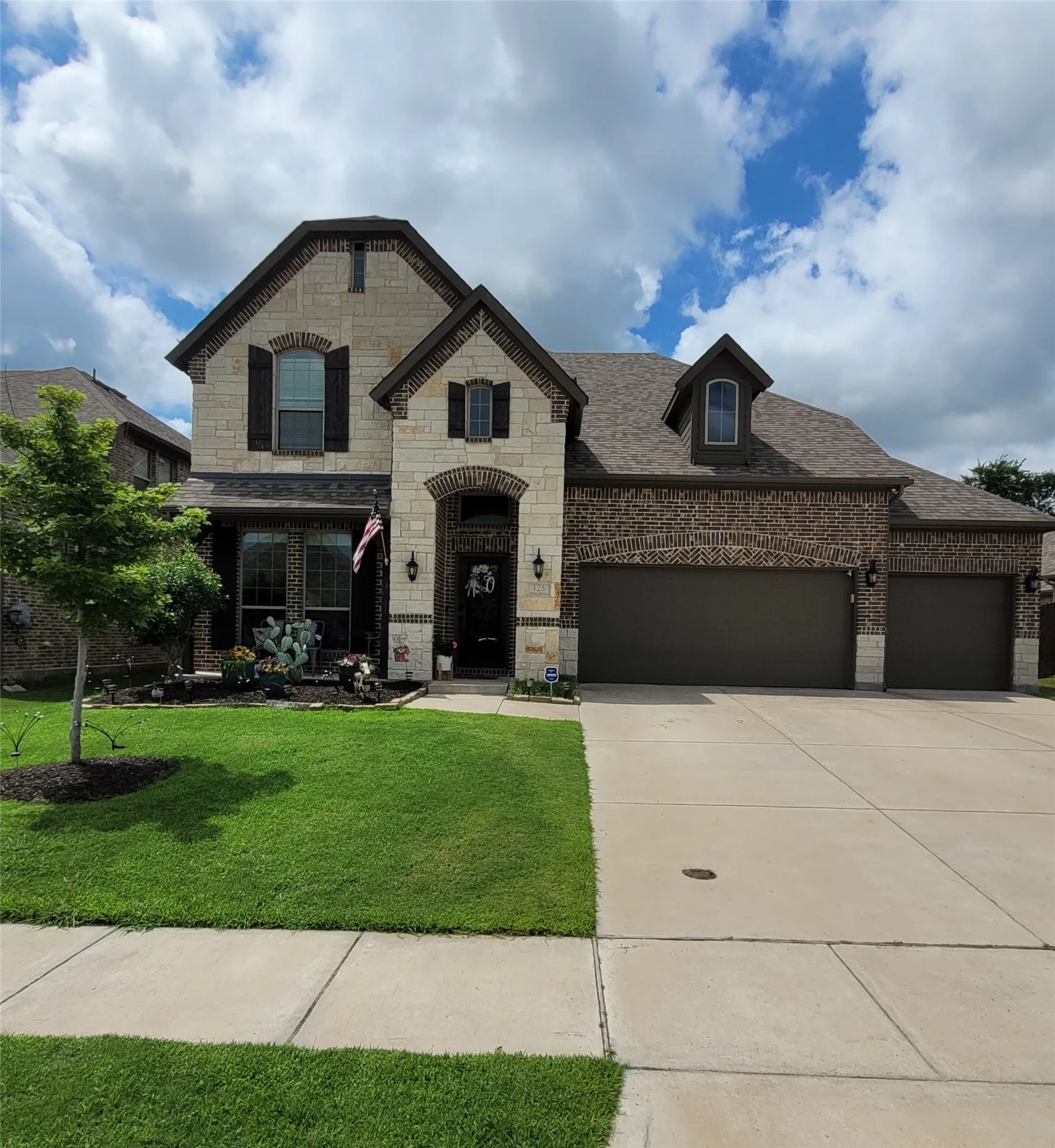 Single Family Residence For Sale in Grayson County , 125 Providence Drive, Van Alstyne, Texas 75495, 4 Bedroom, 4 Bathroom, 3 Garage spaces, 3,376 Sqft, built in 2020, mls#21303750, Real Estate Agent in Van Alstyne, Homes For Sale in Grayson county, Homes For Sale in Van Alstyne, Realtor in Van Alstyne Texas, Real Estate Brokerage Independent Realty Texas, Luminita Cordes Realtor