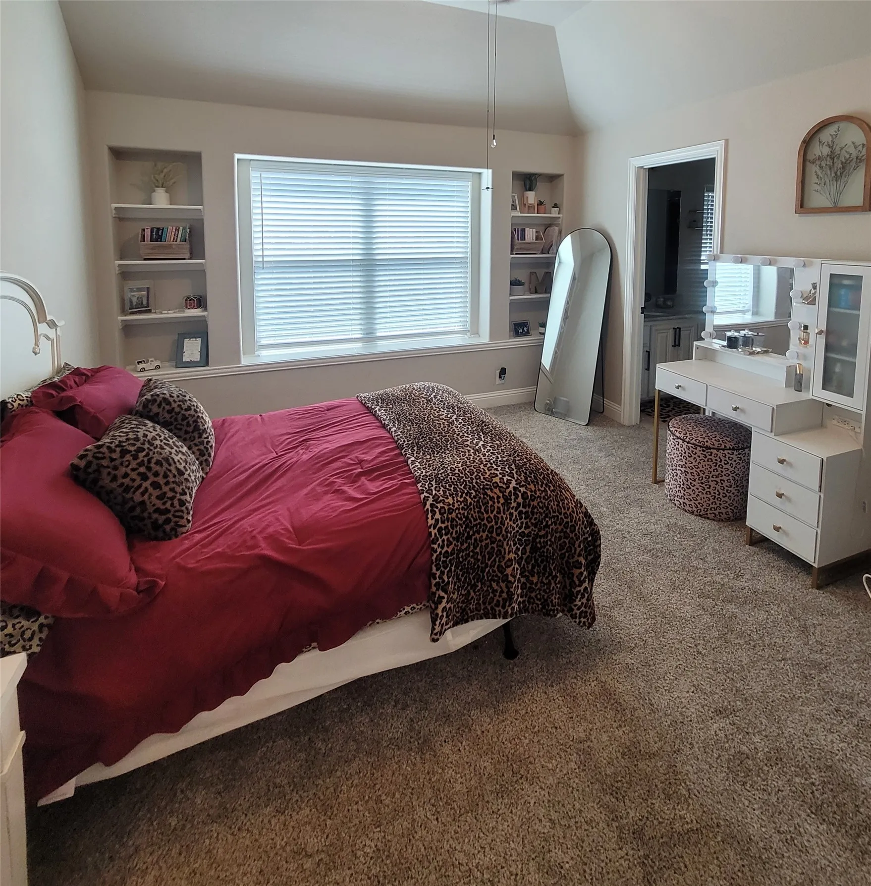 Single Family Residence For Sale in Grayson County , 125 Providence Drive, Van Alstyne, Texas 75495, 4 Bedroom, 4 Bathroom, 3 Garage spaces, 3,376 Sqft, built in 2020, mls#21303750, Real Estate Agent in Van Alstyne, Homes For Sale in Grayson county, Homes For Sale in Van Alstyne, Realtor in Van Alstyne Texas, Real Estate Brokerage Independent Realty Texas, Luminita Cordes Realtor