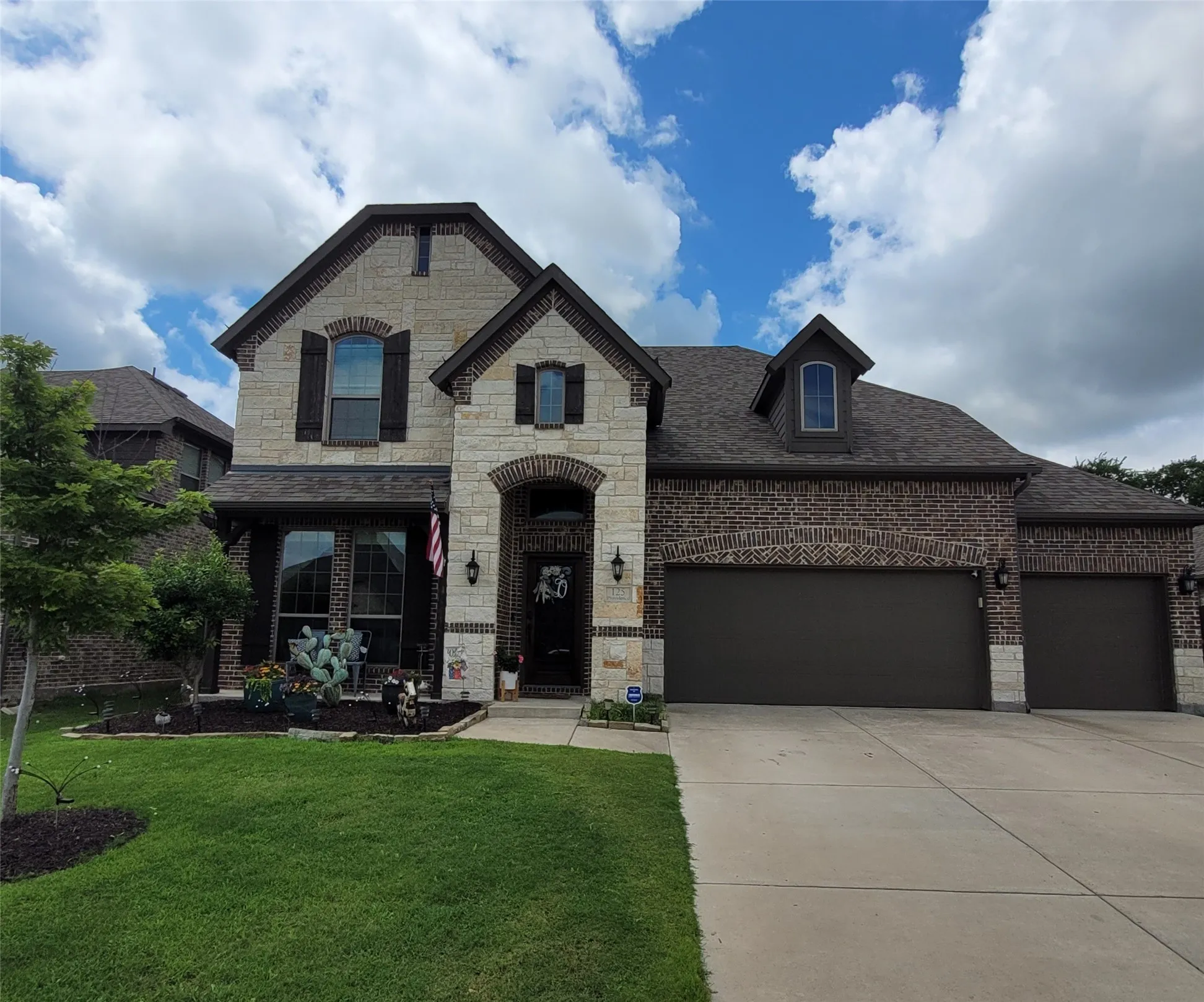 Single Family Residence For Sale in Grayson County , 125 Providence Drive, Van Alstyne, Texas 75495, 4 Bedroom, 4 Bathroom, 3 Garage spaces, 3,376 Sqft, built in 2020, mls#21303750, Real Estate Agent in Van Alstyne, Homes For Sale in Grayson county, Homes For Sale in Van Alstyne, Realtor in Van Alstyne Texas, Real Estate Brokerage Independent Realty Texas, Luminita Cordes Realtor