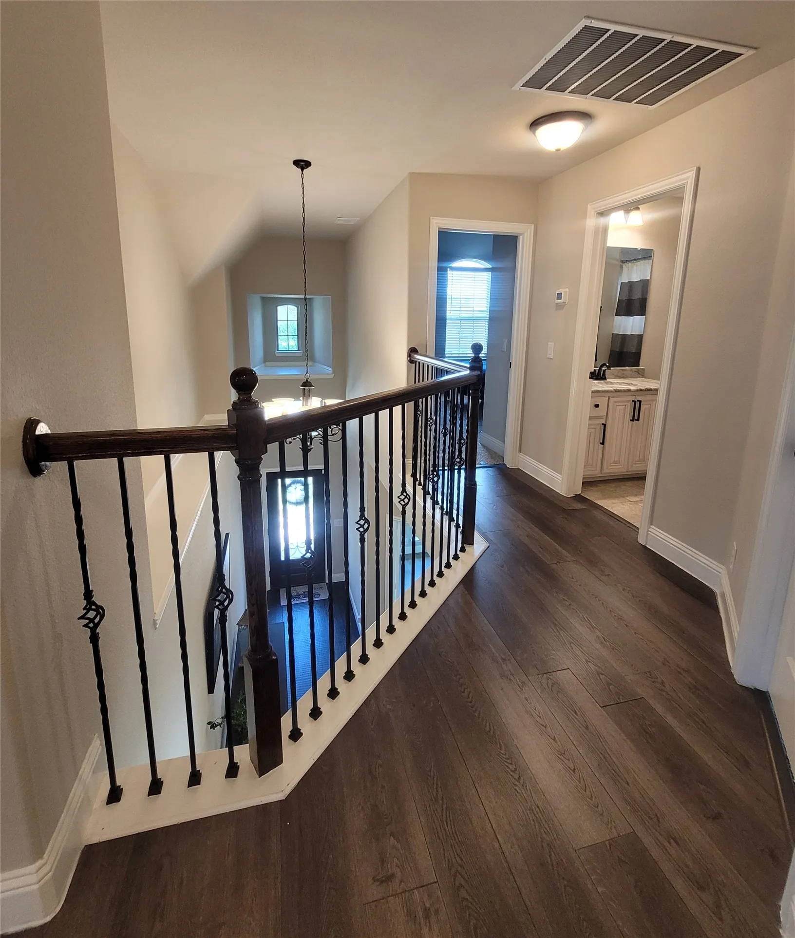Single Family Residence For Sale in Grayson County , 125 Providence Drive, Van Alstyne, Texas 75495, 4 Bedroom, 4 Bathroom, 3 Garage spaces, 3,376 Sqft, built in 2020, mls#21303750, Real Estate Agent in Van Alstyne, Homes For Sale in Grayson county, Homes For Sale in Van Alstyne, Realtor in Van Alstyne Texas, Real Estate Brokerage Independent Realty Texas, Luminita Cordes Realtor