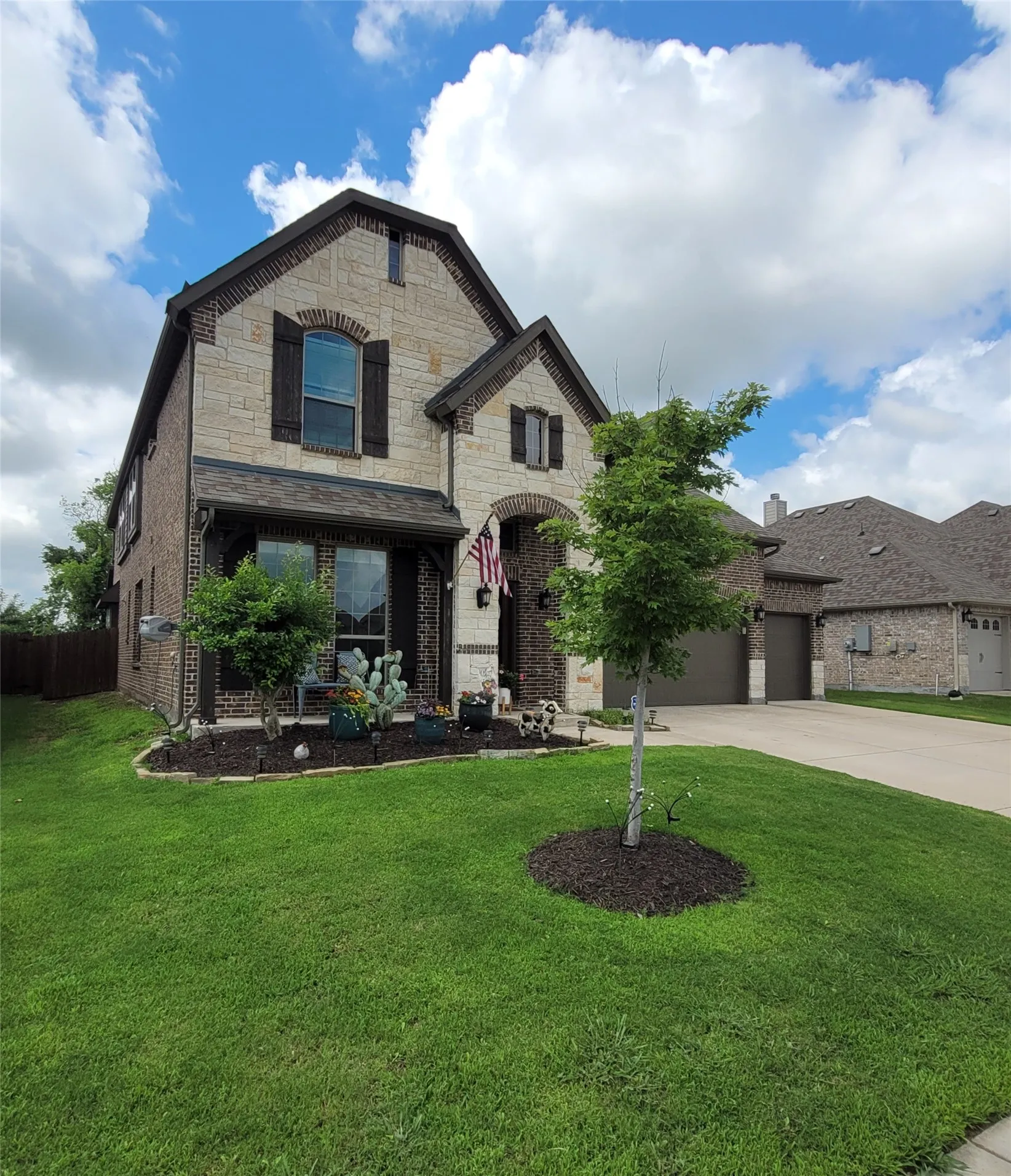 Single Family Residence For Sale in Grayson County , 125 Providence Drive, Van Alstyne, Texas 75495, 4 Bedroom, 4 Bathroom, 3 Garage spaces, 3,376 Sqft, built in 2020, mls#21303750, Real Estate Agent in Van Alstyne, Homes For Sale in Grayson county, Homes For Sale in Van Alstyne, Realtor in Van Alstyne Texas, Real Estate Brokerage Independent Realty Texas, Luminita Cordes Realtor