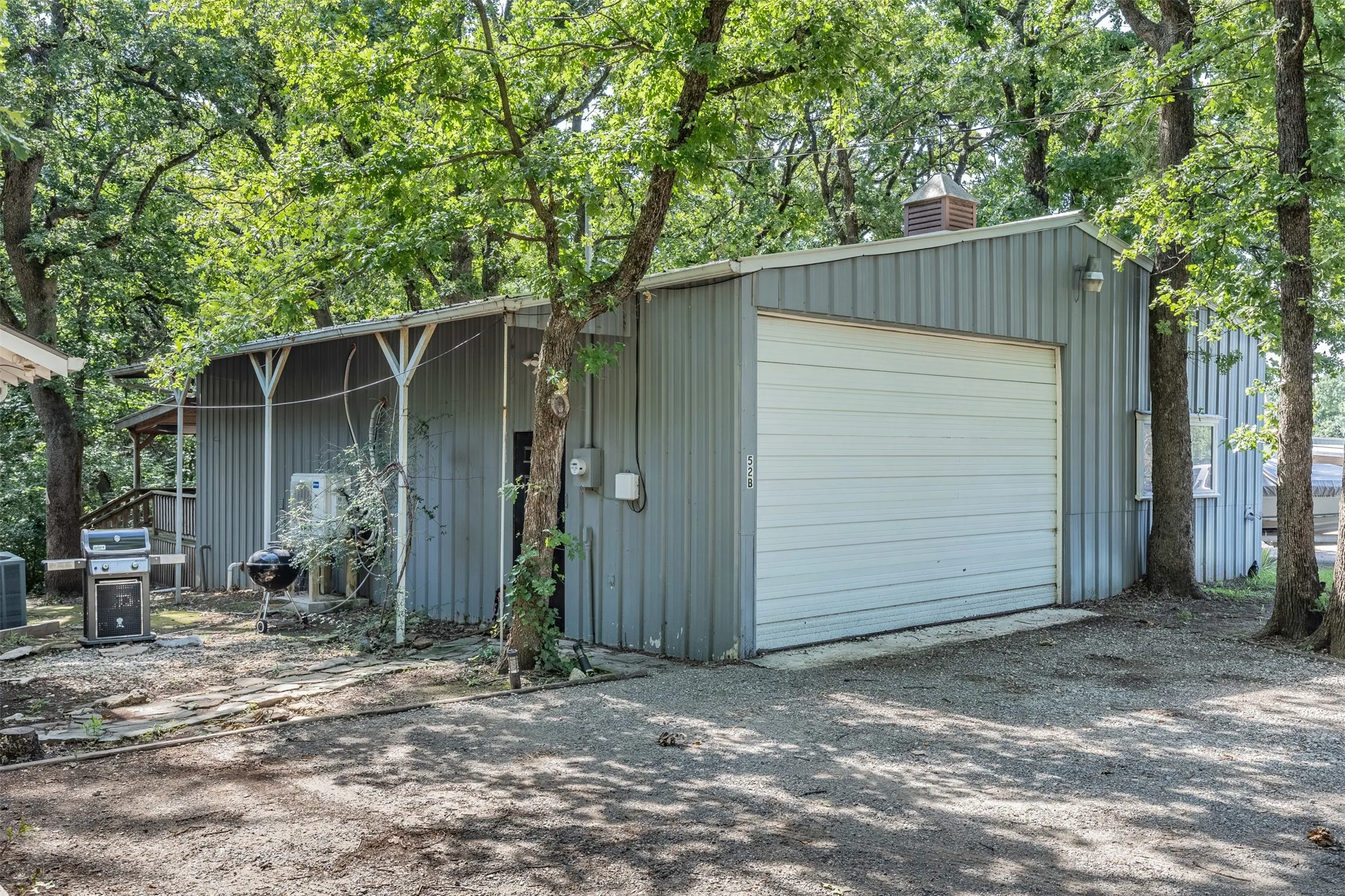 Single Family Residence For Sale in Grayson County , 52 Shore Line Road, Pottsboro, Texas 75076, 4 Bedroom, 3 Bathroom, Garage spaces, 1,463 Sqft, built in 2010, mls#21303480, Real Estate Agent in Pottsboro, Homes For Sale in Grayson county, Homes For Sale in Pottsboro, Realtor in Pottsboro Texas, Real Estate Brokerage Independent Realty Texas, Luminita Cordes Realtor