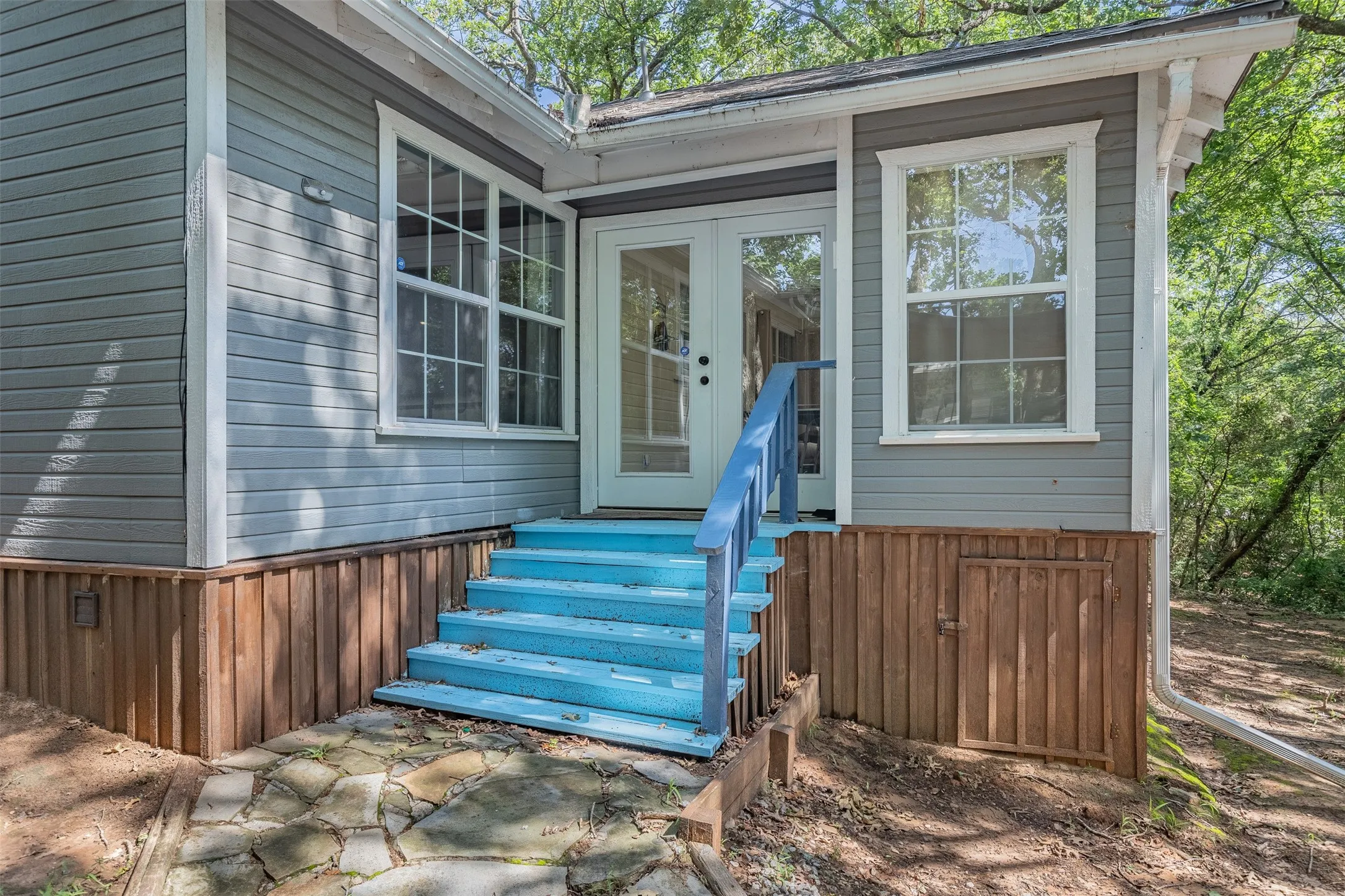 Single Family Residence For Sale in Grayson County , 52 Shore Line Road, Pottsboro, Texas 75076, 4 Bedroom, 3 Bathroom, Garage spaces, 1,463 Sqft, built in 2010, mls#21303480, Real Estate Agent in Pottsboro, Homes For Sale in Grayson county, Homes For Sale in Pottsboro, Realtor in Pottsboro Texas, Real Estate Brokerage Independent Realty Texas, Luminita Cordes Realtor