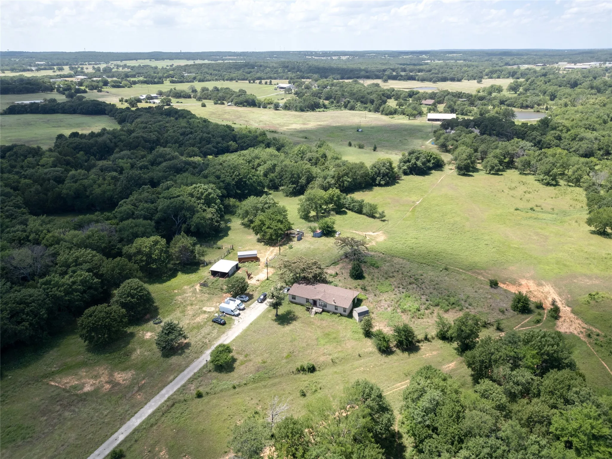 Farm For Sale in Cooke County , 1510 Hawkins Road, Whitesboro, Texas 76273, 5 Bedroom, 7 Bathroom, Garage spaces, 4,482 Sqft, built in 2010, mls#21287202, Real Estate Agent in Whitesboro, Homes For Sale in Cooke county, Homes For Sale in Whitesboro, Realtor in Whitesboro Texas, Real Estate Brokerage Independent Realty Texas, Luminita Cordes Realtor
