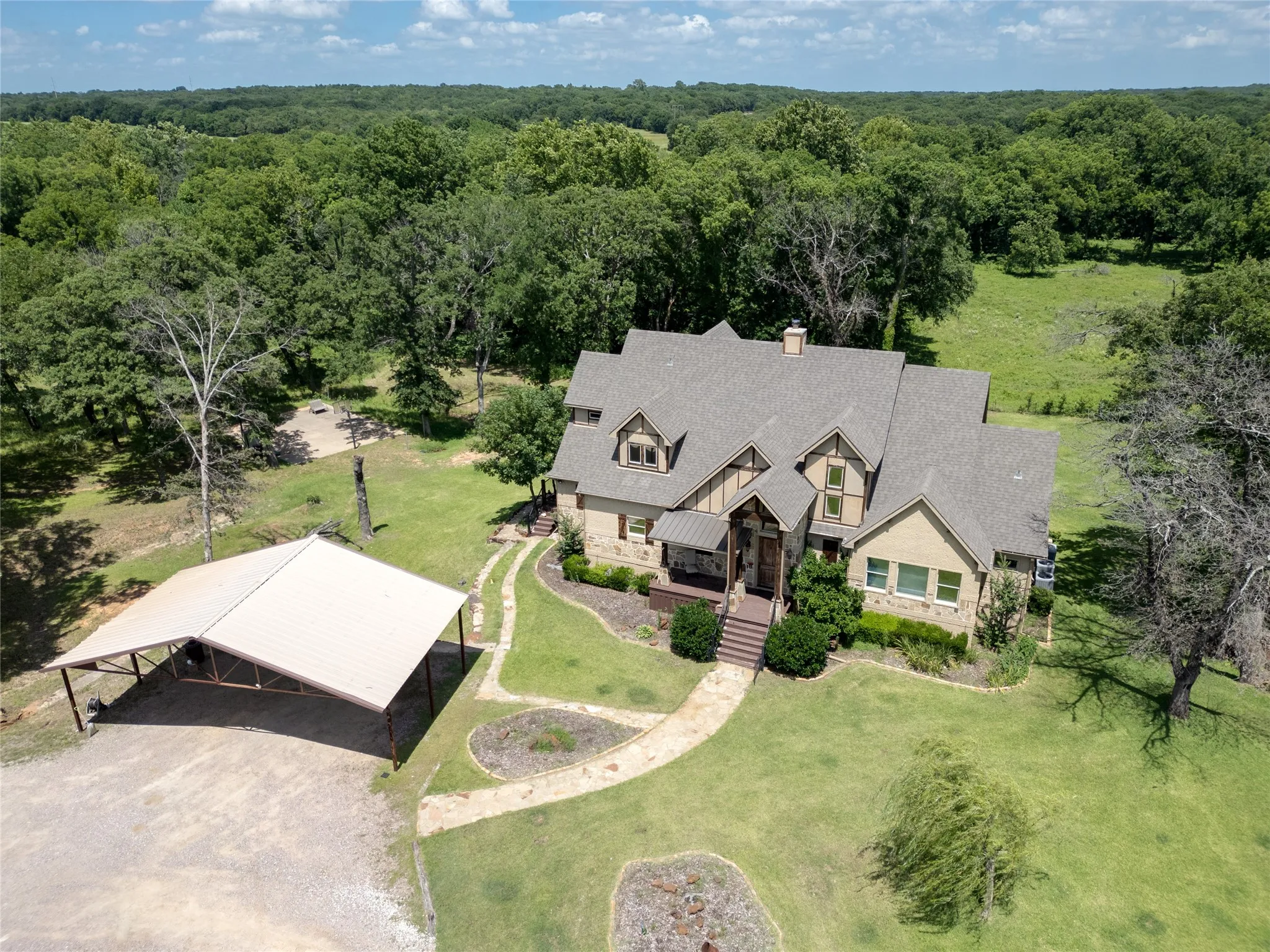Farm For Sale in Cooke County , 1510 Hawkins Road, Whitesboro, Texas 76273, 5 Bedroom, 7 Bathroom, Garage spaces, 4,482 Sqft, built in 2010, mls#21287202, Real Estate Agent in Whitesboro, Homes For Sale in Cooke county, Homes For Sale in Whitesboro, Realtor in Whitesboro Texas, Real Estate Brokerage Independent Realty Texas, Luminita Cordes Realtor