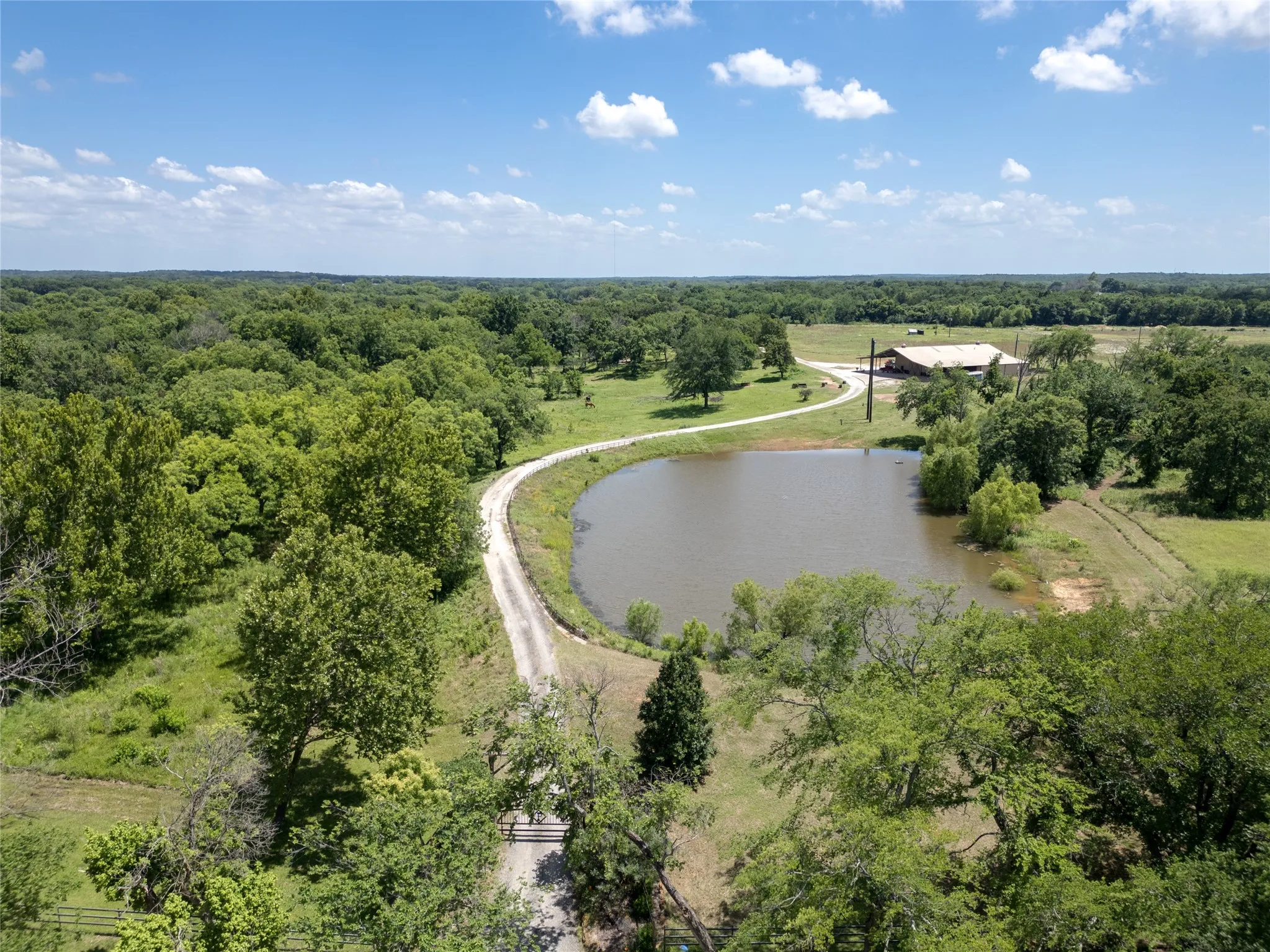 Farm For Sale in Cooke County , 1510 Hawkins Road, Whitesboro, Texas 76273, 5 Bedroom, 7 Bathroom, Garage spaces, 4,482 Sqft, built in 2010, mls#21287202, Real Estate Agent in Whitesboro, Homes For Sale in Cooke county, Homes For Sale in Whitesboro, Realtor in Whitesboro Texas, Real Estate Brokerage Independent Realty Texas, Luminita Cordes Realtor