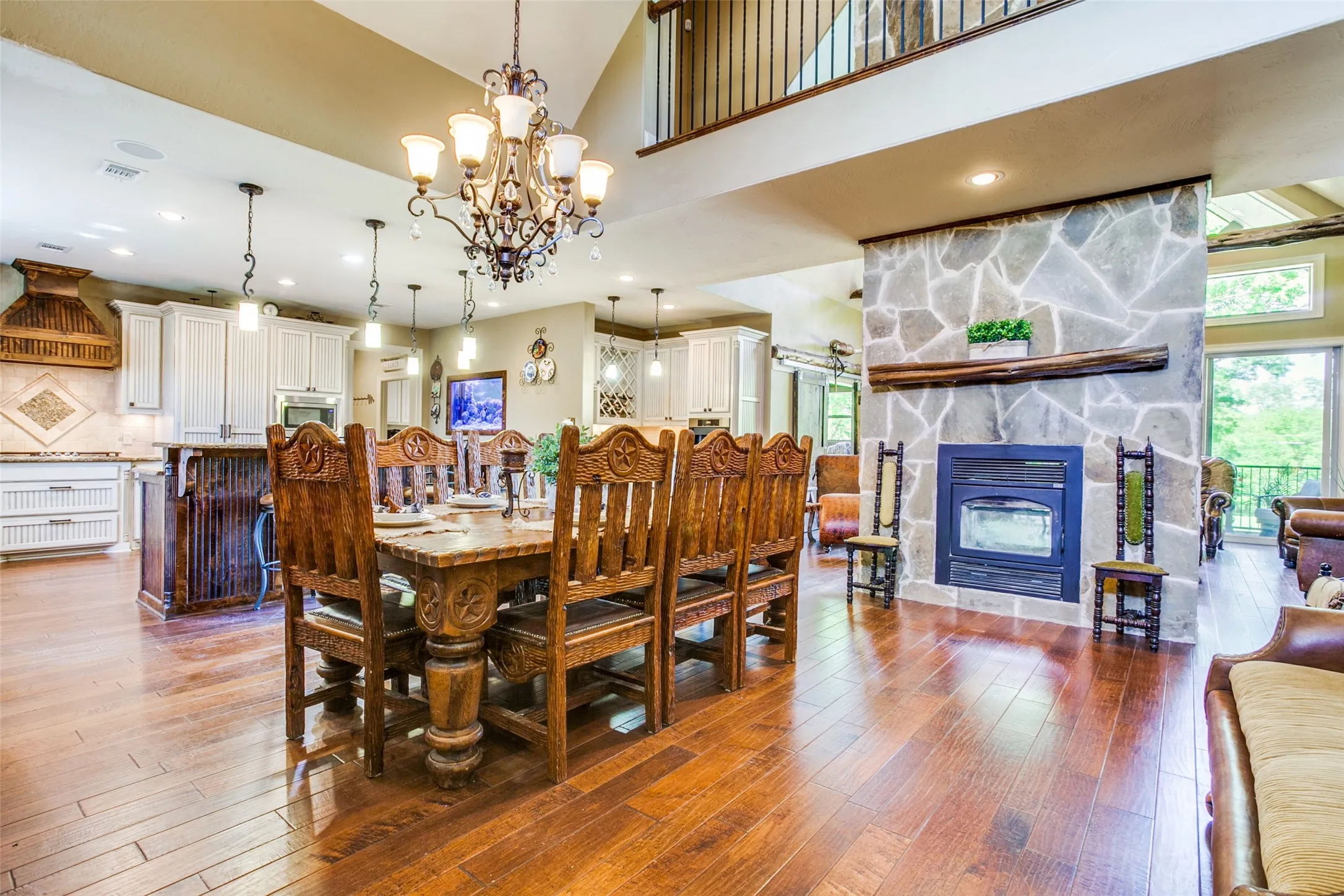 Farm For Sale in Cooke County , 1510 Hawkins Road, Whitesboro, Texas 76273, 5 Bedroom, 7 Bathroom, Garage spaces, 4,482 Sqft, built in 2010, mls#21287202, Real Estate Agent in Whitesboro, Homes For Sale in Cooke county, Homes For Sale in Whitesboro, Realtor in Whitesboro Texas, Real Estate Brokerage Independent Realty Texas, Luminita Cordes Realtor