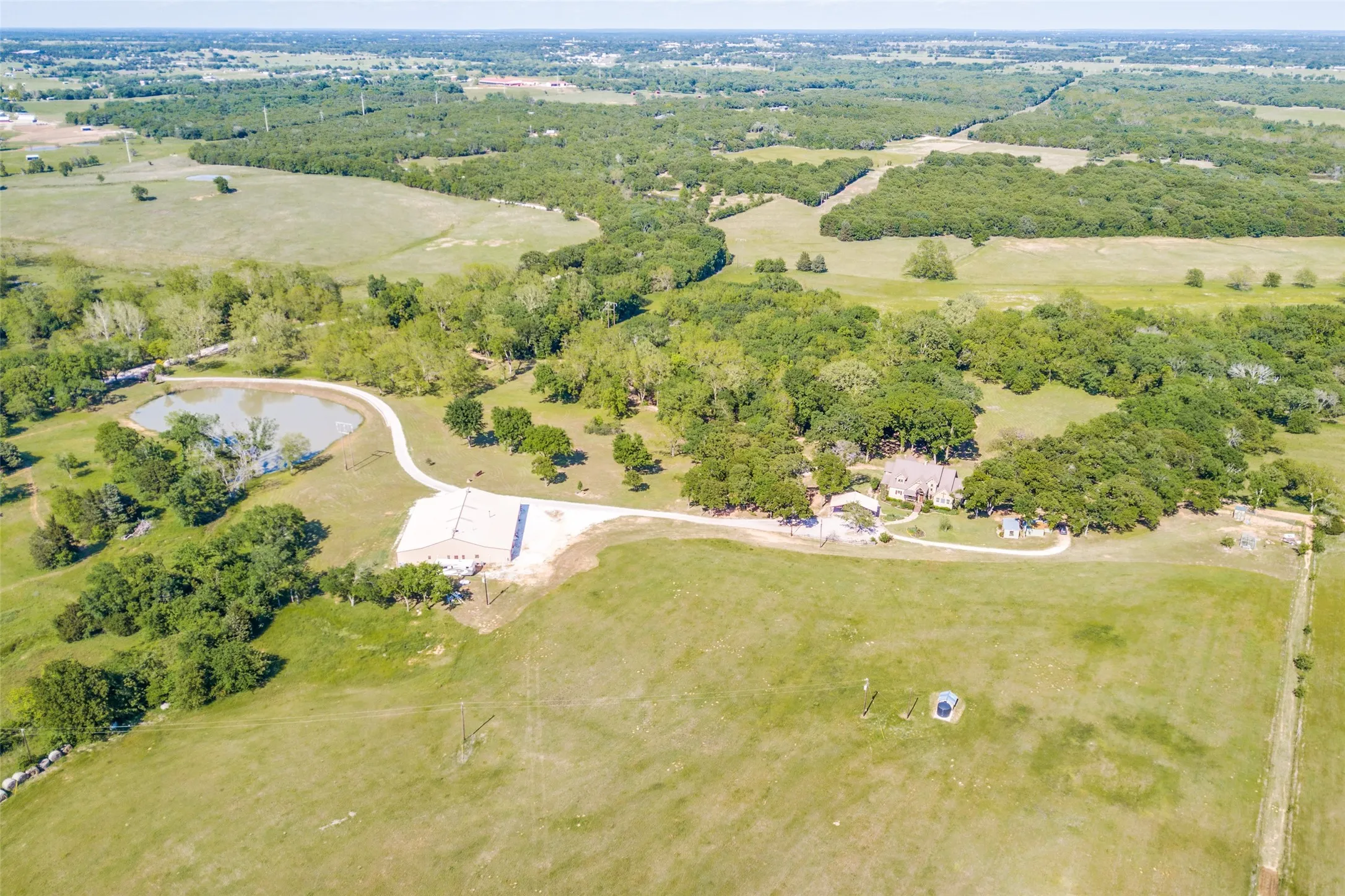 Farm For Sale in Cooke County , 1510 Hawkins Road, Whitesboro, Texas 76273, 5 Bedroom, 7 Bathroom, Garage spaces, 4,482 Sqft, built in 2010, mls#21287202, Real Estate Agent in Whitesboro, Homes For Sale in Cooke county, Homes For Sale in Whitesboro, Realtor in Whitesboro Texas, Real Estate Brokerage Independent Realty Texas, Luminita Cordes Realtor