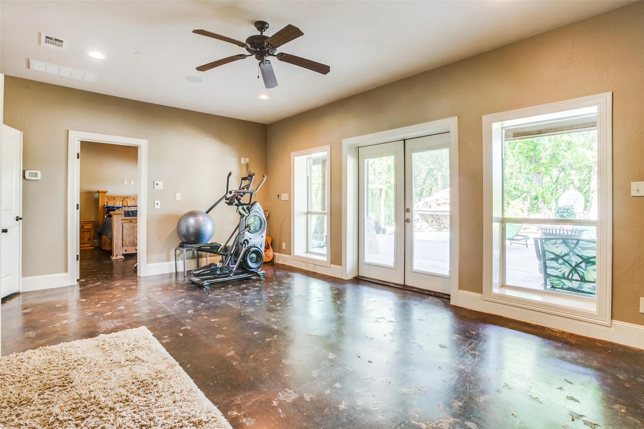 Farm For Sale in Cooke County , 1510 Hawkins Road, Whitesboro, Texas 76273, 5 Bedroom, 7 Bathroom, Garage spaces, 4,482 Sqft, built in 2010, mls#21287202, Real Estate Agent in Whitesboro, Homes For Sale in Cooke county, Homes For Sale in Whitesboro, Realtor in Whitesboro Texas, Real Estate Brokerage Independent Realty Texas, Luminita Cordes Realtor