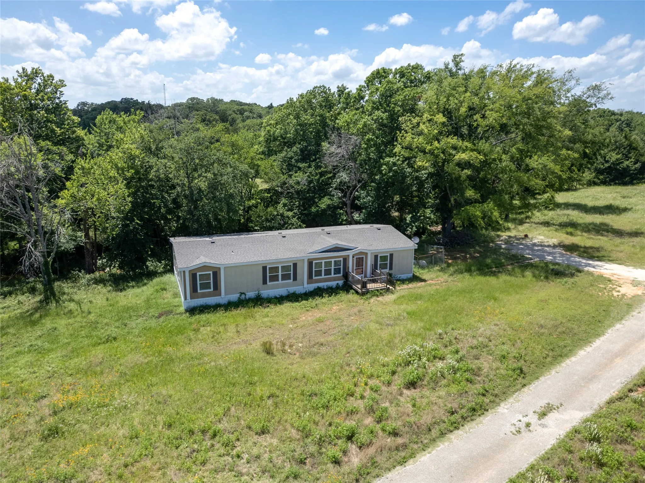 Farm For Sale in Cooke County , 1510 Hawkins Road, Whitesboro, Texas 76273, 5 Bedroom, 7 Bathroom, Garage spaces, 4,482 Sqft, built in 2010, mls#21287202, Real Estate Agent in Whitesboro, Homes For Sale in Cooke county, Homes For Sale in Whitesboro, Realtor in Whitesboro Texas, Real Estate Brokerage Independent Realty Texas, Luminita Cordes Realtor