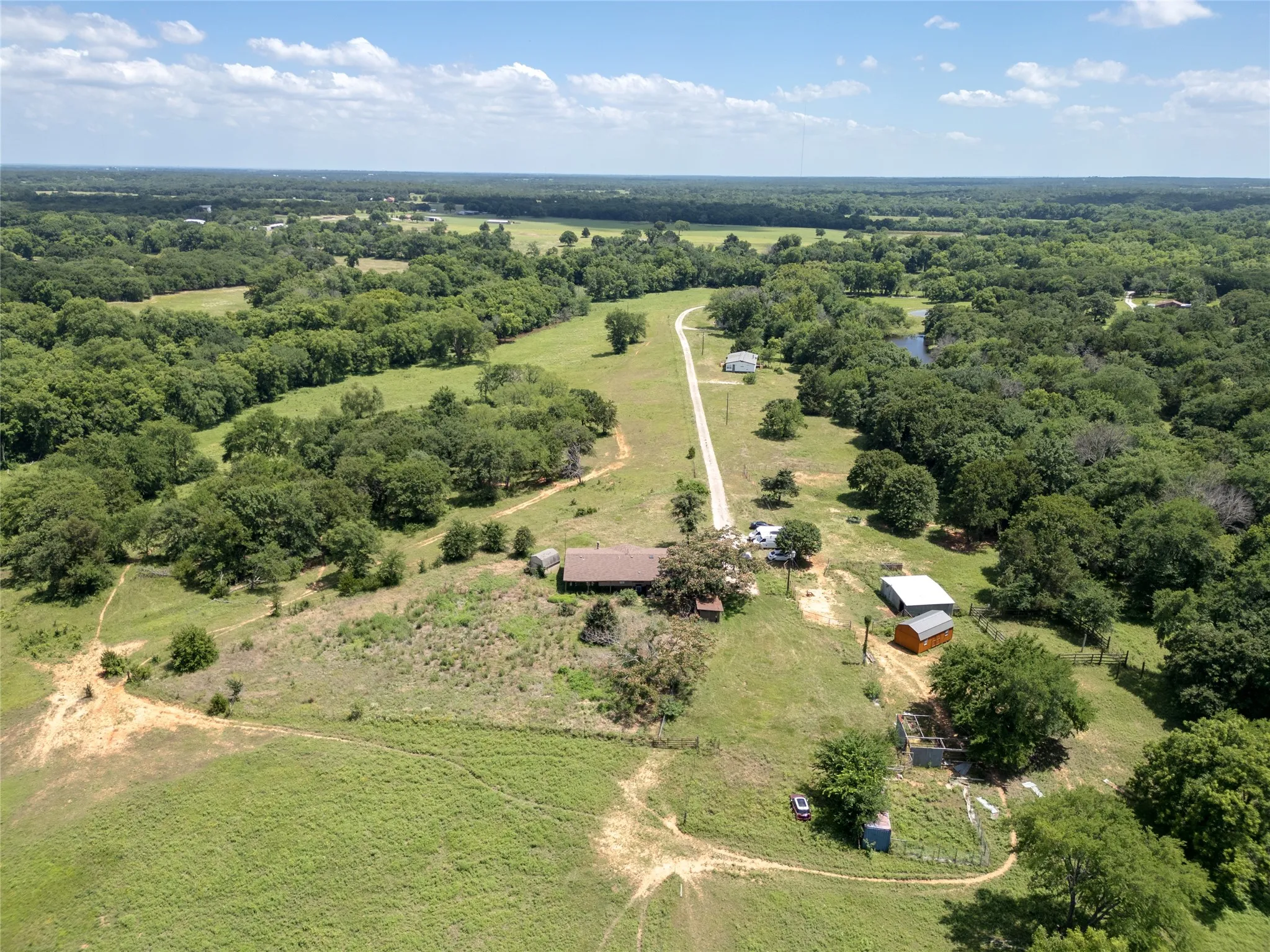 Farm For Sale in Cooke County , 1510 Hawkins Road, Whitesboro, Texas 76273, 5 Bedroom, 7 Bathroom, Garage spaces, 4,482 Sqft, built in 2010, mls#21287202, Real Estate Agent in Whitesboro, Homes For Sale in Cooke county, Homes For Sale in Whitesboro, Realtor in Whitesboro Texas, Real Estate Brokerage Independent Realty Texas, Luminita Cordes Realtor