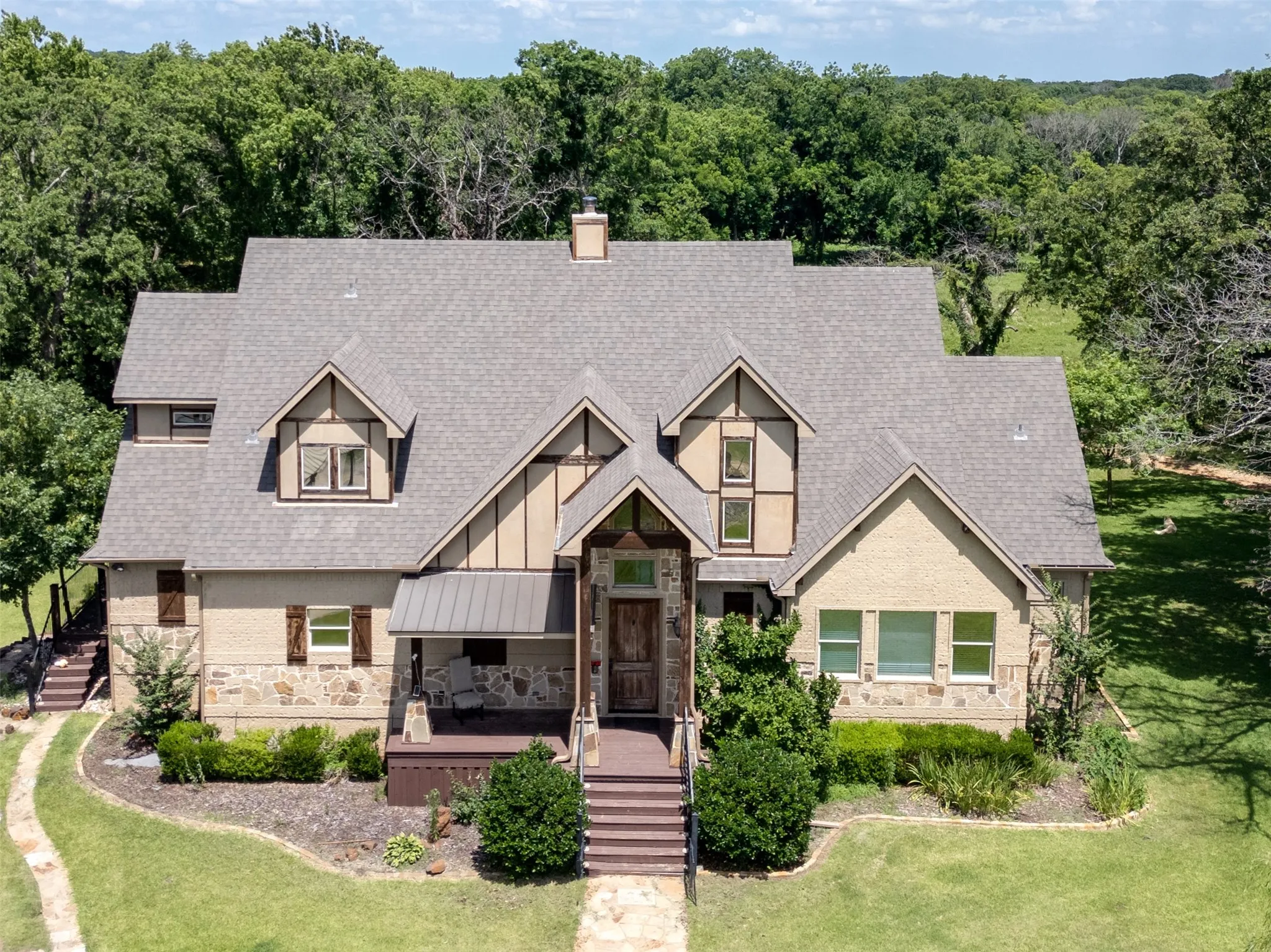 Farm For Sale in Cooke County , 1510 Hawkins Road, Whitesboro, Texas 76273, 5 Bedroom, 7 Bathroom, Garage spaces, 4,482 Sqft, built in 2010, mls#21287202, Real Estate Agent in Whitesboro, Homes For Sale in Cooke county, Homes For Sale in Whitesboro, Realtor in Whitesboro Texas, Real Estate Brokerage Independent Realty Texas, Luminita Cordes Realtor