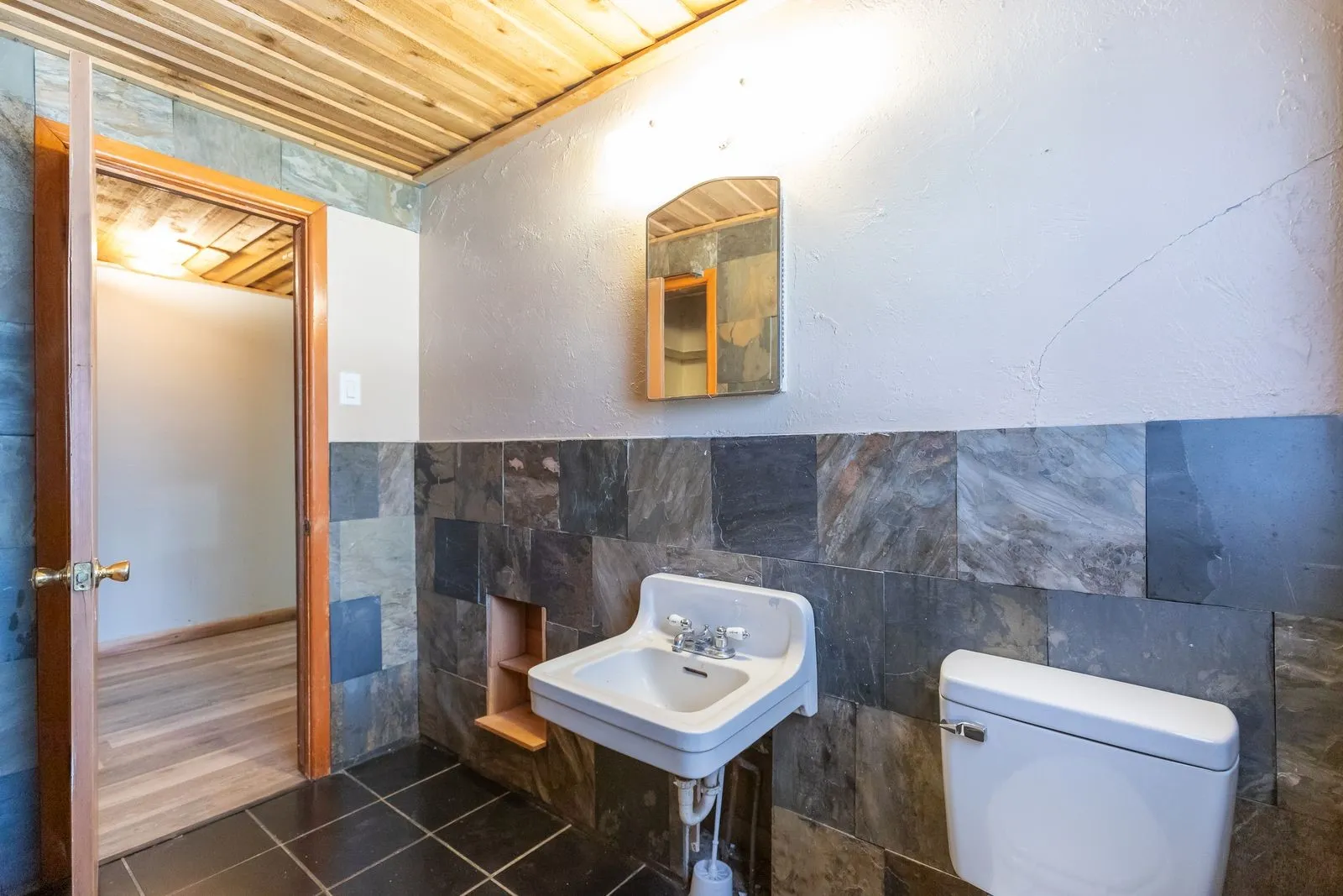 Single Family Residence For Sale in Taylor County , 701 Forrest Avenue, Abilene, Texas 79603, 4 Bedroom, 2 Bathroom, 2 Garage spaces, 1,524 Sqft, built in 1955, mls#21302750, Real Estate Agent in Abilene, Homes For Sale in Taylor county, Homes For Sale in Abilene, Realtor in Abilene Texas, Real Estate Brokerage Independent Realty Texas, Luminita Cordes Realtor