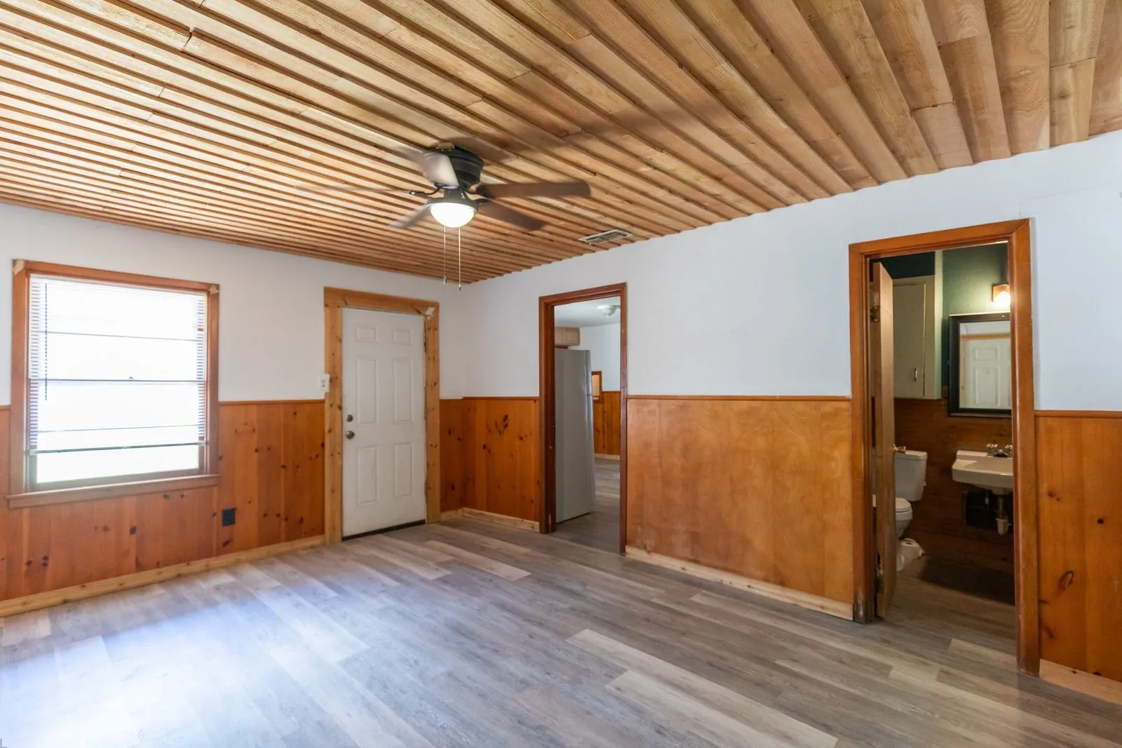 Single Family Residence For Sale in Taylor County , 701 Forrest Avenue, Abilene, Texas 79603, 4 Bedroom, 2 Bathroom, 2 Garage spaces, 1,524 Sqft, built in 1955, mls#21302750, Real Estate Agent in Abilene, Homes For Sale in Taylor county, Homes For Sale in Abilene, Realtor in Abilene Texas, Real Estate Brokerage Independent Realty Texas, Luminita Cordes Realtor