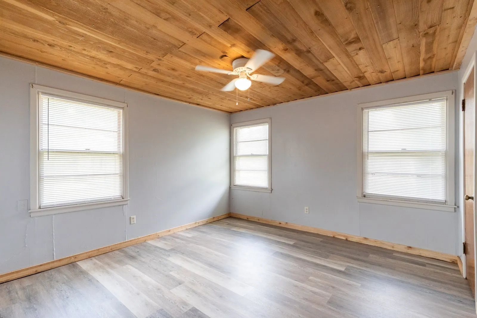 Single Family Residence For Sale in Taylor County , 701 Forrest Avenue, Abilene, Texas 79603, 4 Bedroom, 2 Bathroom, 2 Garage spaces, 1,524 Sqft, built in 1955, mls#21302750, Real Estate Agent in Abilene, Homes For Sale in Taylor county, Homes For Sale in Abilene, Realtor in Abilene Texas, Real Estate Brokerage Independent Realty Texas, Luminita Cordes Realtor