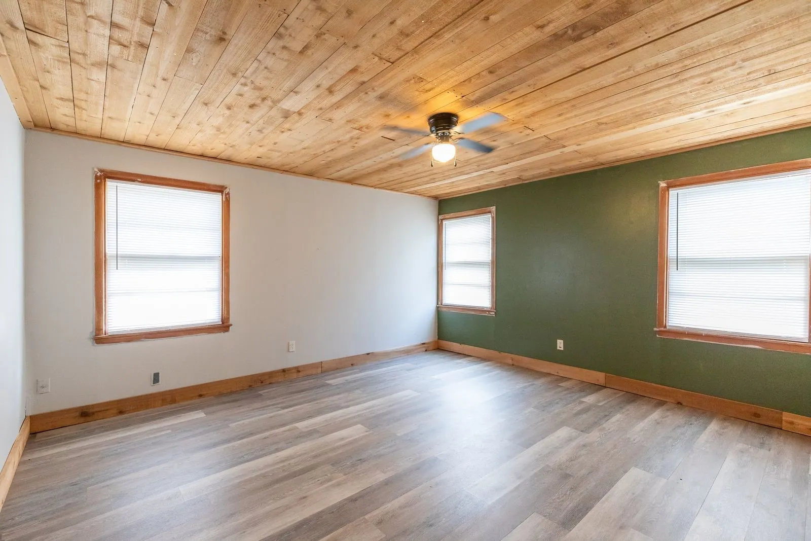 Single Family Residence For Sale in Taylor County , 701 Forrest Avenue, Abilene, Texas 79603, 4 Bedroom, 2 Bathroom, 2 Garage spaces, 1,524 Sqft, built in 1955, mls#21302750, Real Estate Agent in Abilene, Homes For Sale in Taylor county, Homes For Sale in Abilene, Realtor in Abilene Texas, Real Estate Brokerage Independent Realty Texas, Luminita Cordes Realtor