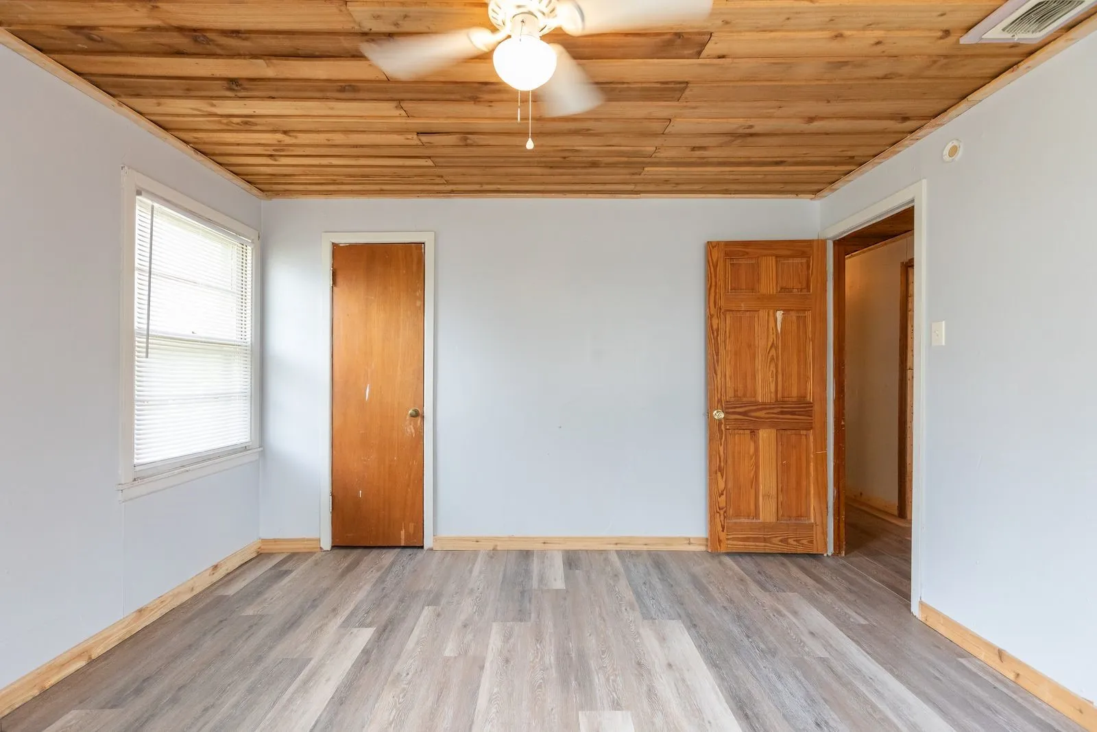 Single Family Residence For Sale in Taylor County , 701 Forrest Avenue, Abilene, Texas 79603, 4 Bedroom, 2 Bathroom, 2 Garage spaces, 1,524 Sqft, built in 1955, mls#21302750, Real Estate Agent in Abilene, Homes For Sale in Taylor county, Homes For Sale in Abilene, Realtor in Abilene Texas, Real Estate Brokerage Independent Realty Texas, Luminita Cordes Realtor