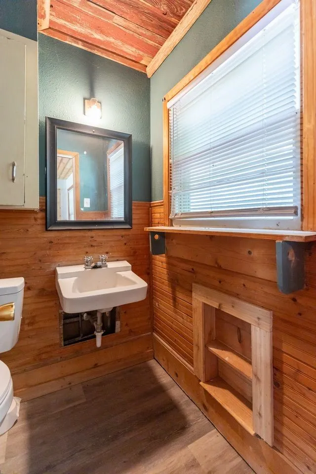 Single Family Residence For Sale in Taylor County , 701 Forrest Avenue, Abilene, Texas 79603, 4 Bedroom, 2 Bathroom, 2 Garage spaces, 1,524 Sqft, built in 1955, mls#21302750, Real Estate Agent in Abilene, Homes For Sale in Taylor county, Homes For Sale in Abilene, Realtor in Abilene Texas, Real Estate Brokerage Independent Realty Texas, Luminita Cordes Realtor