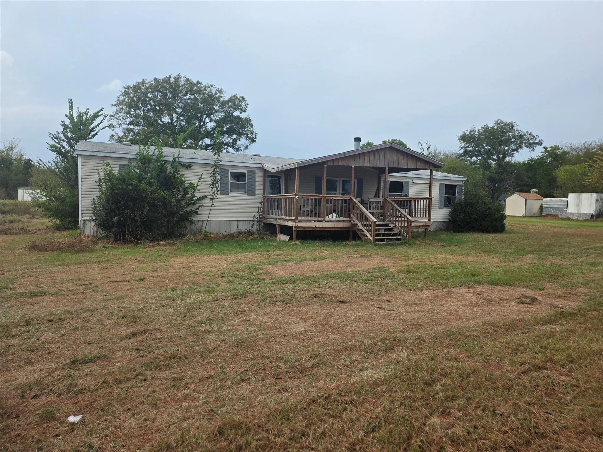 Mobile Home For Sale in Kaufman County , 14578 Alicia Place, Kemp, Texas 75143, 3 Bedroom, 2 Bathroom, Garage spaces, 1,764 Sqft, built in 2000, mls#21303816, Real Estate Agent in Kemp, Homes For Sale in Kaufman county, Homes For Sale in Kemp, Realtor in Kemp Texas, Real Estate Brokerage Independent Realty Texas, Luminita Cordes Realtor